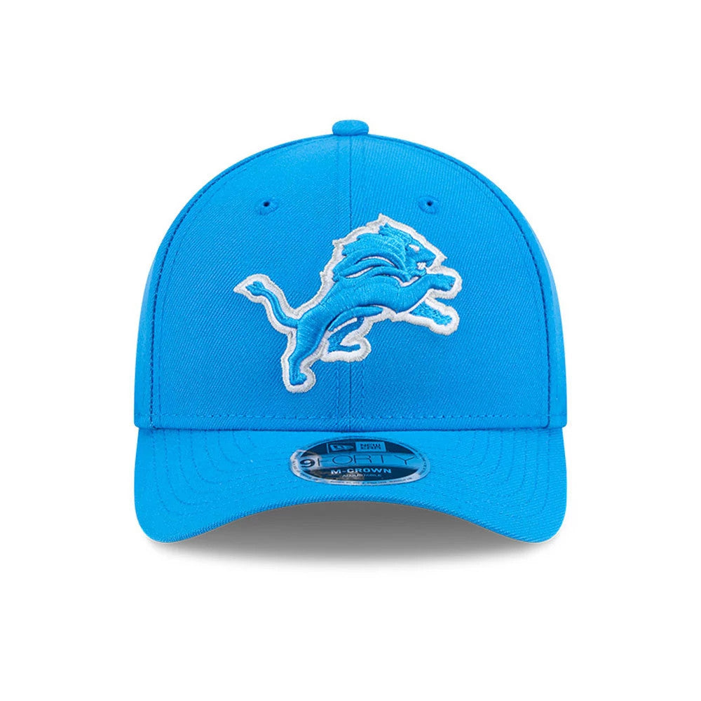 Detroit Lions NFL Team Blue New Era 9FORTY M-Crown Cap, front view showing the raised embroidered lion logo on the structured blue crown with a curved visor and a 9FORTY size sticker on top.