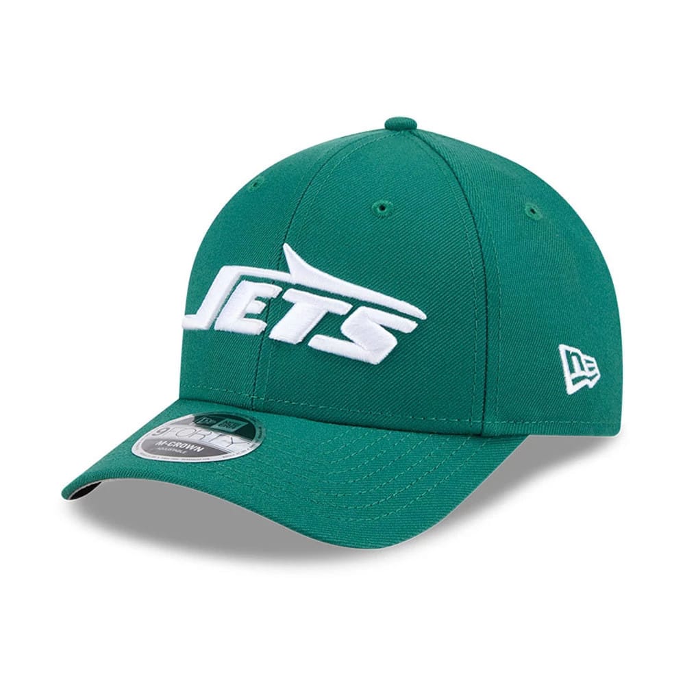 New York Jets NFL Team Green New Era 9FORTY M-Crown Cap, three-quarter view with a raised white Jets logo on the front panel, a New Era flag logo on the left side, and a 9FORTY size sticker on the green visor.