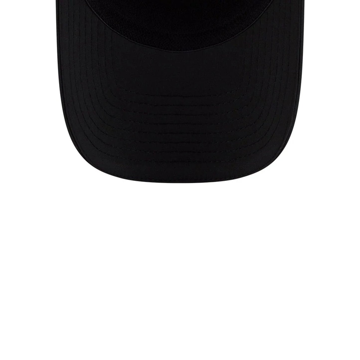 This is a Las Vegas Raiders NFL Training 2025 White 39THIRTY Stretch Fit Cap 7