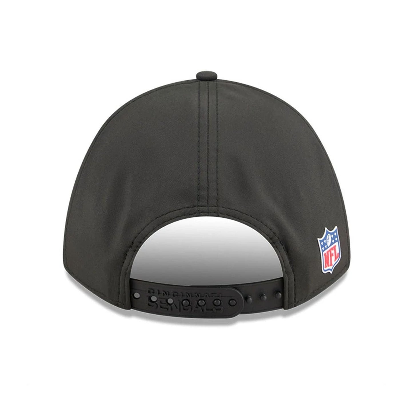 This is a Cincinnati Bengals NFL Sideline 2025 Black 9FORTY M-Crown Adjustable Cap 7
