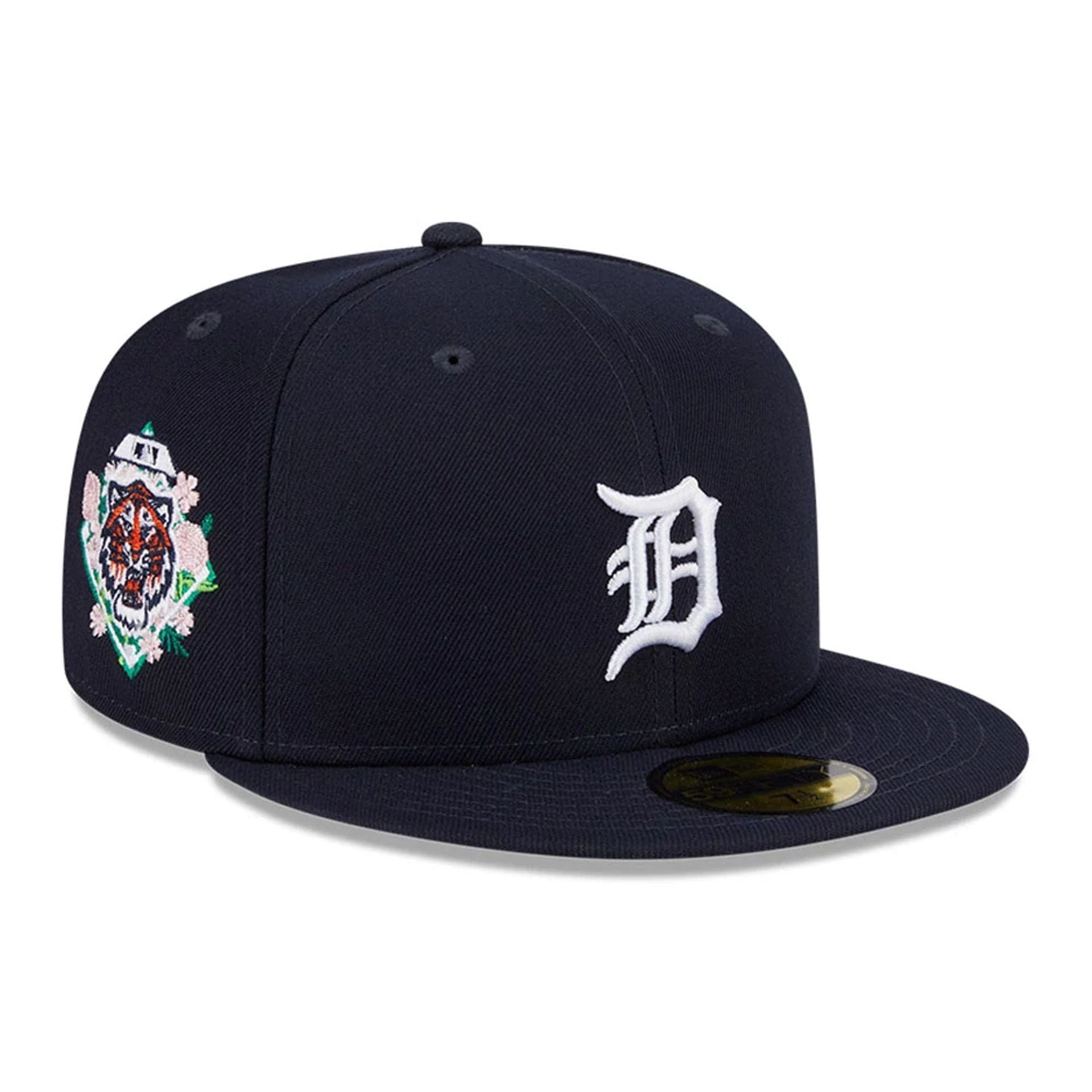 This is a Detroit Tigers Floral Undervisor Navy 59FIFTY Fitted Cap 1