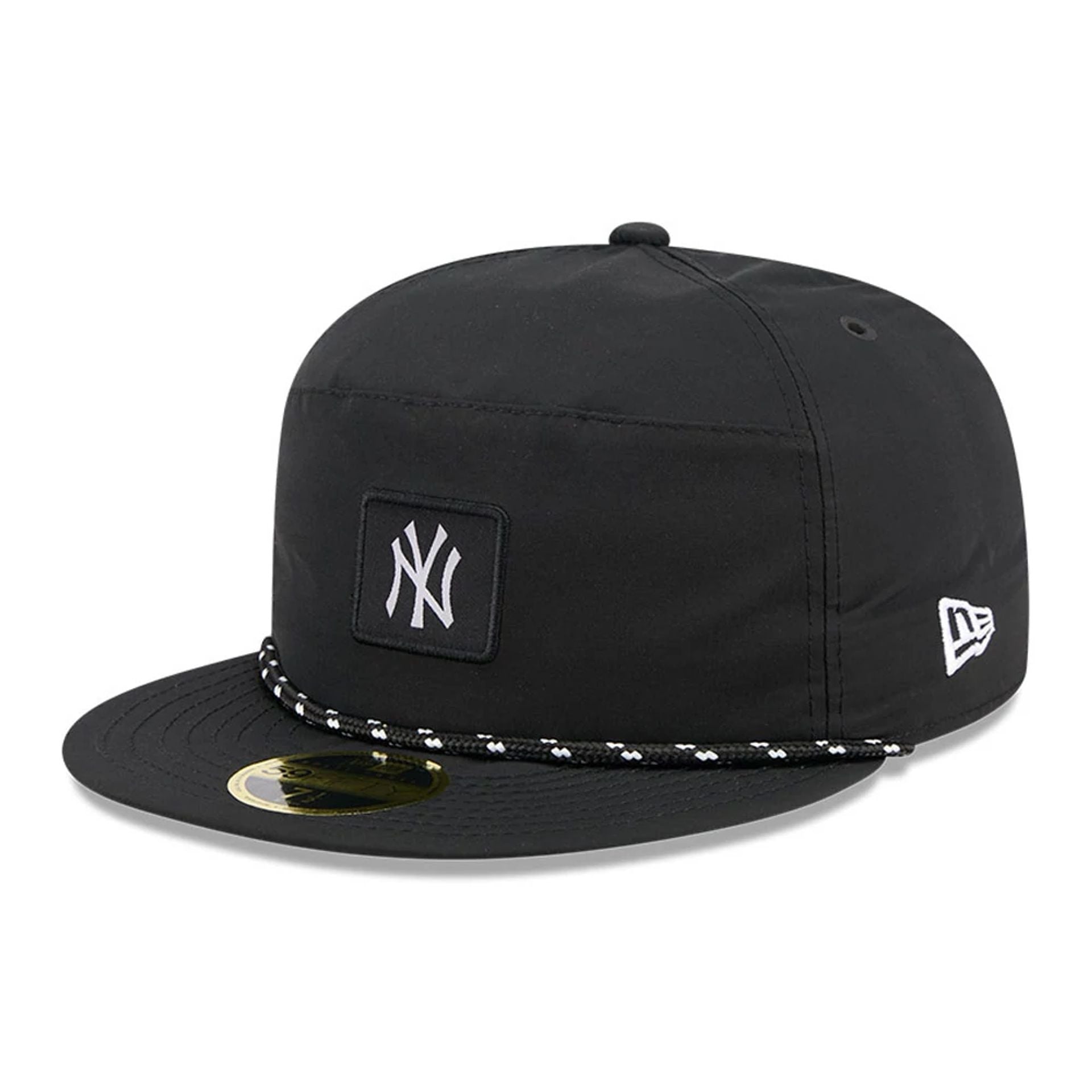This is a New York Yankees 59FIFTY Day Black 59FIFTY Split Panel Fitted Cap 1