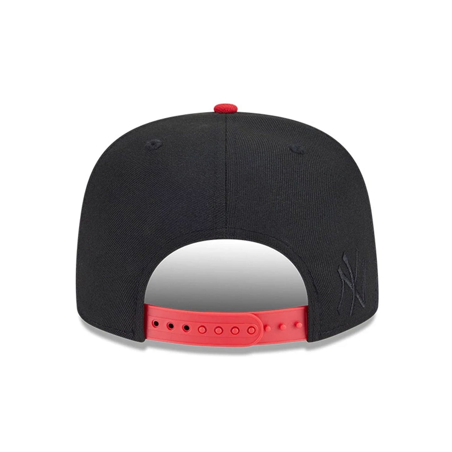 This is a New York Yankees City Script Black 9FIFTY A-Frame Snapback Adjustable Cap 7