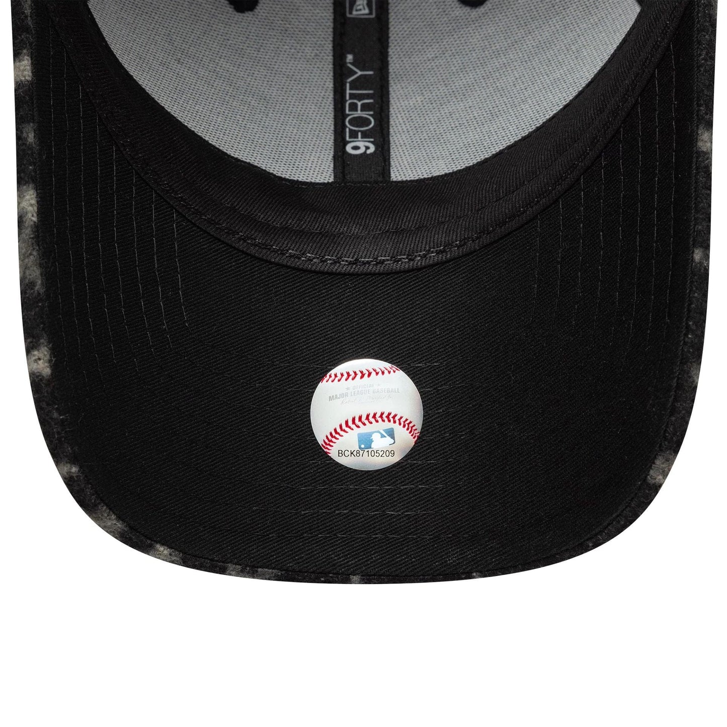 This is a LA Dodgers MLB Cosy Leopard Grey 9FORTY Adjustable Cap 7