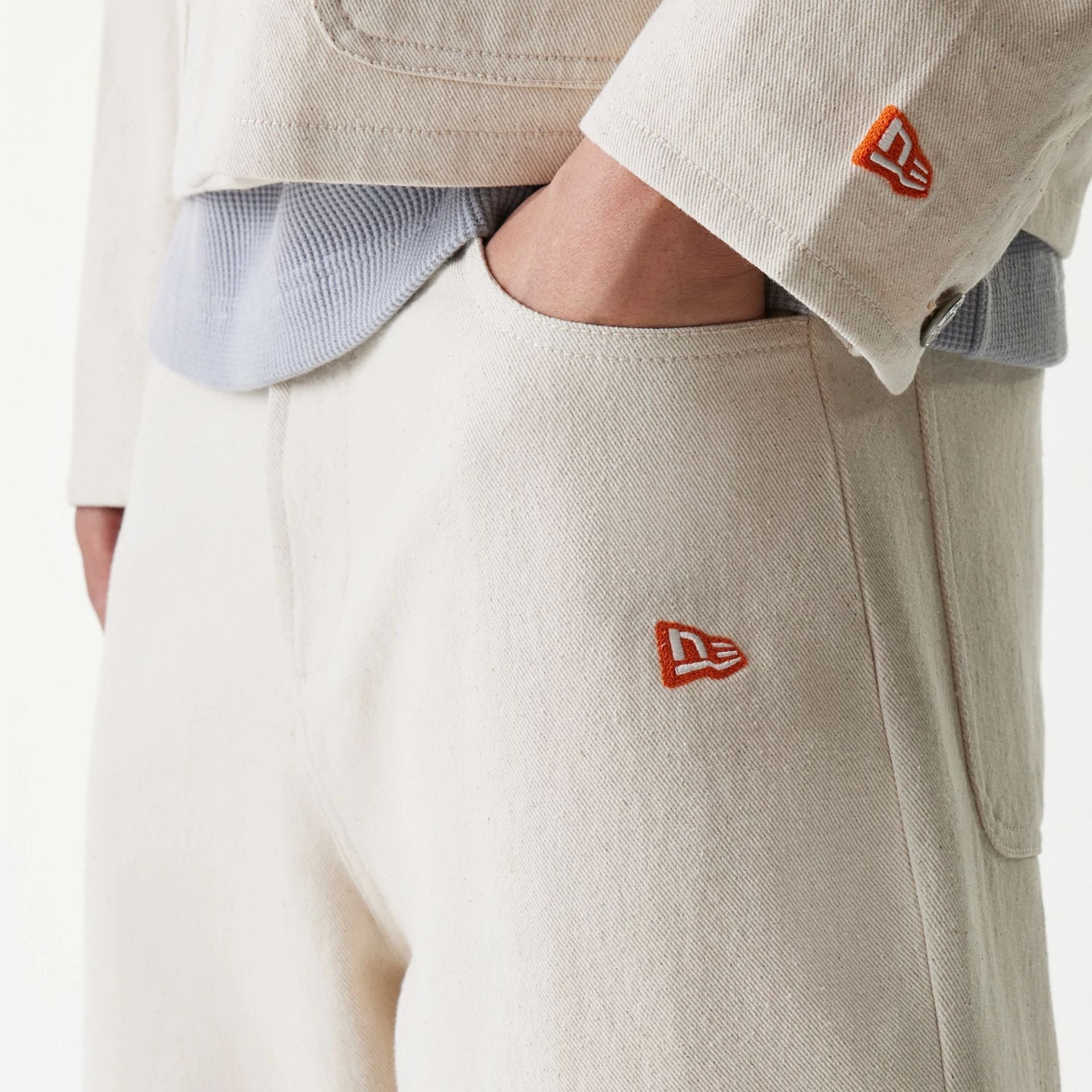 The Male model is wearing New York Mets MLB Jorts Open Cream Shorts 5