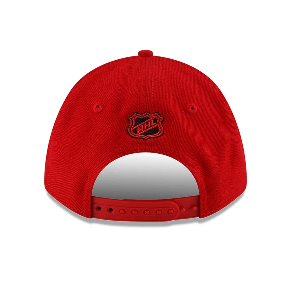 This is a Chicago Blackhawks NHL Team Red 9FORTY M-Crown Adjustable Cap 7