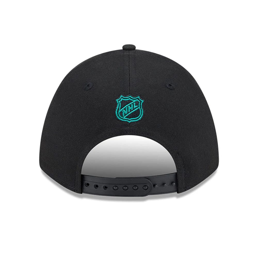This is a California Golden Seals NHL Team Black 9FORTY M-Crown Adjustable Cap 6