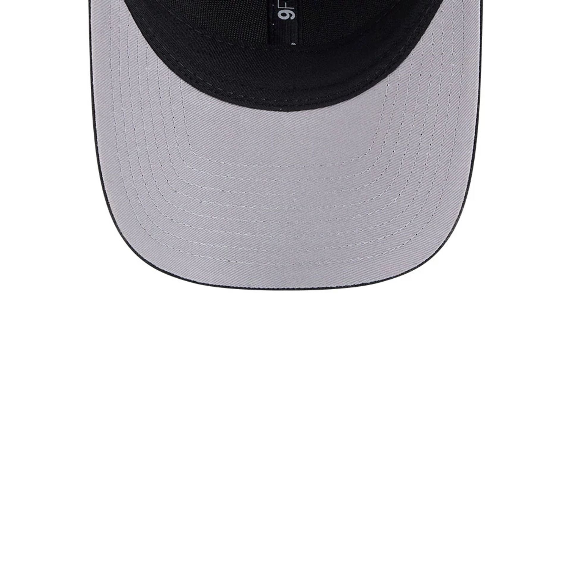 This is a Chicago Blackhawks NHL Team Black 9FORTY M-Crown Adjustable Cap 2