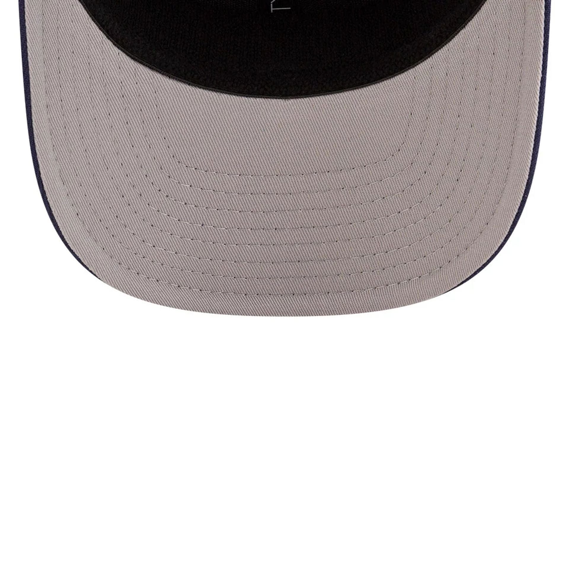 This is a Toronto Maple Leafs NHL Team Navy 9SEVENTY Stretch Snap Adjustable Cap 2