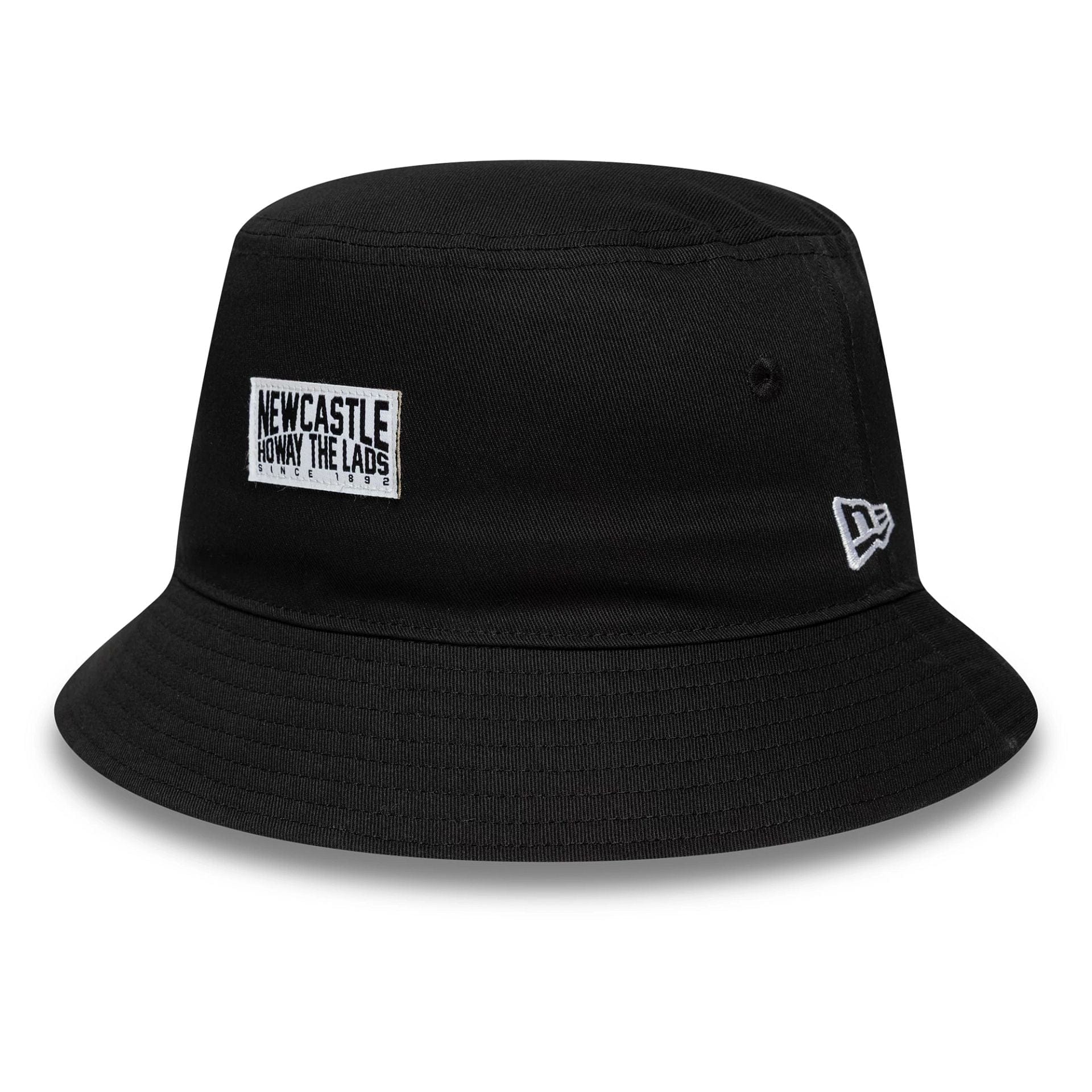 This is a Newcastle United FC Patch Black Bucket Hat 1