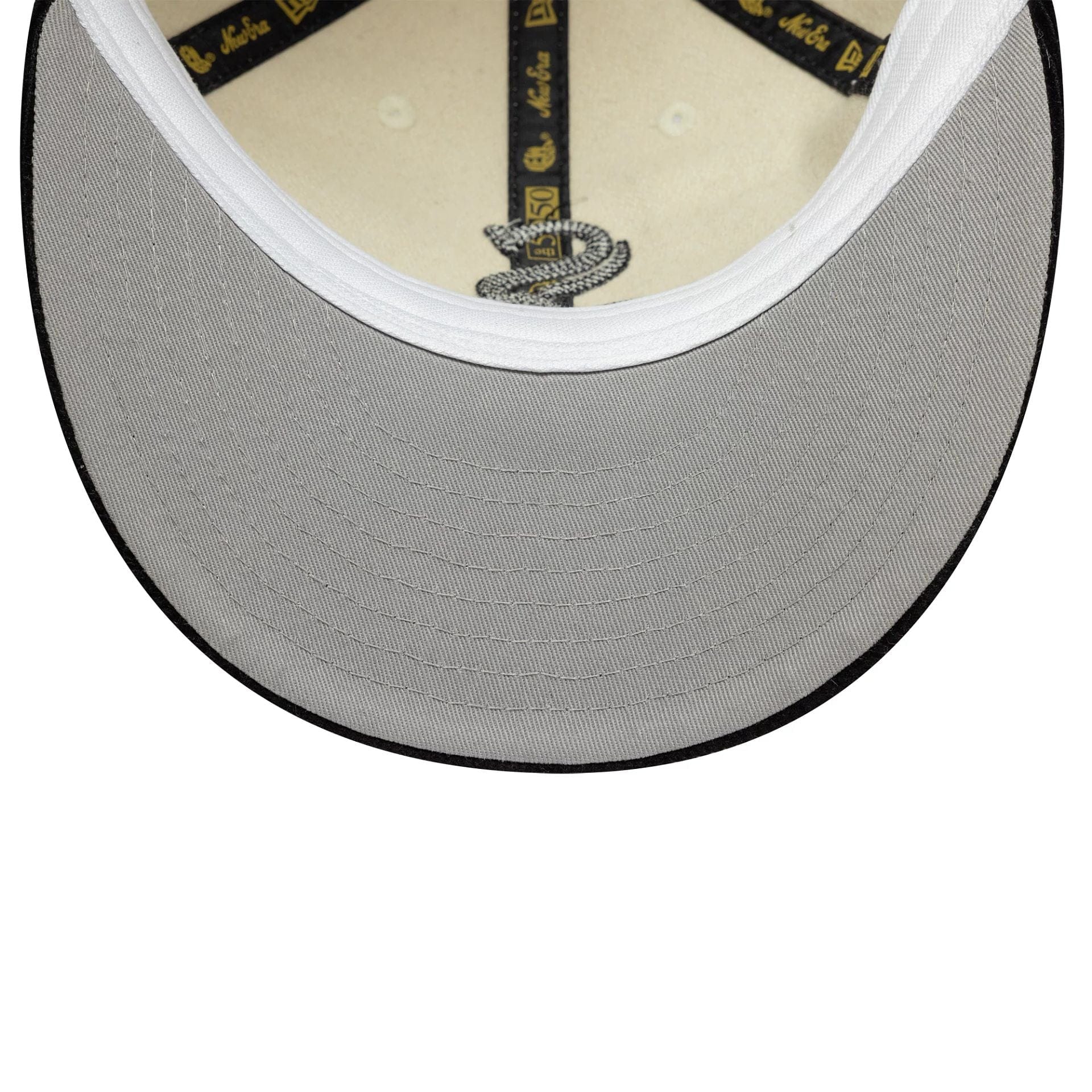 This is a Chicago White Sox MLB 59FIFTY Day 2025 Cream Retro Crown 59FIFTY Fitted Cap 2