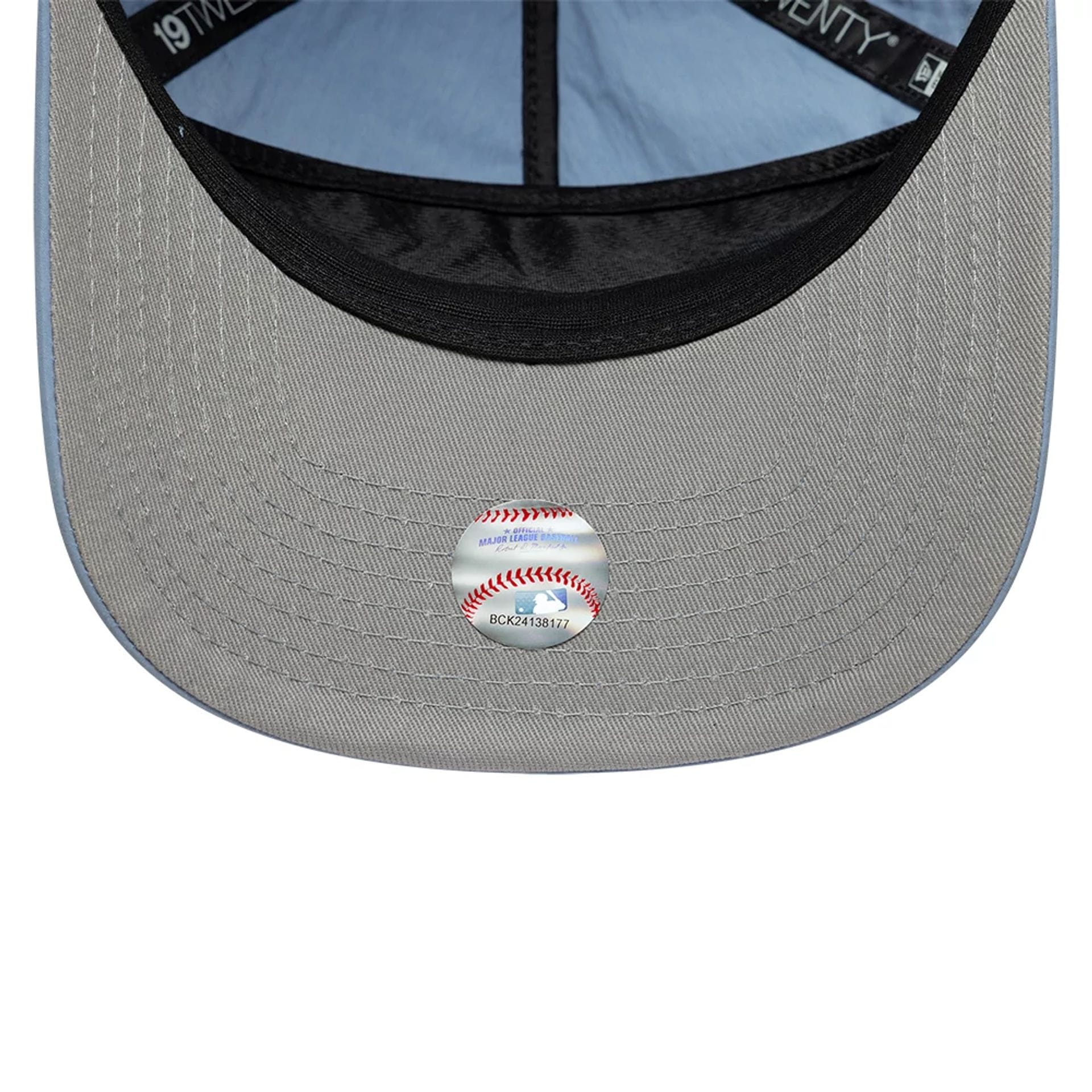 This is a New York Yankees MLB Nylon Open Blue 19TWENTY Adjustable Cap. 2