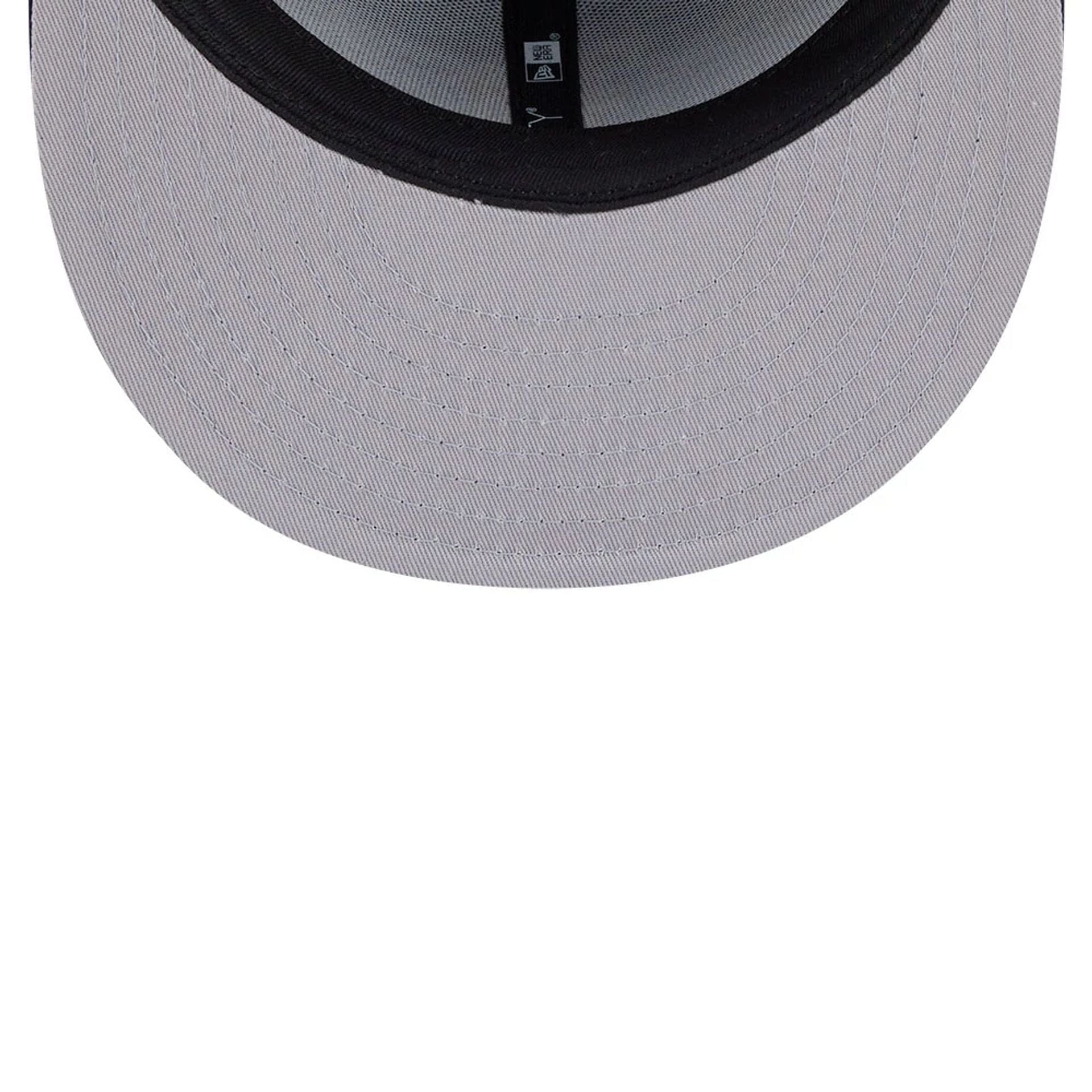 This is a Boston Red Sox MLB Classic Navy Dogear 59FIFTY Fitted Cap 2