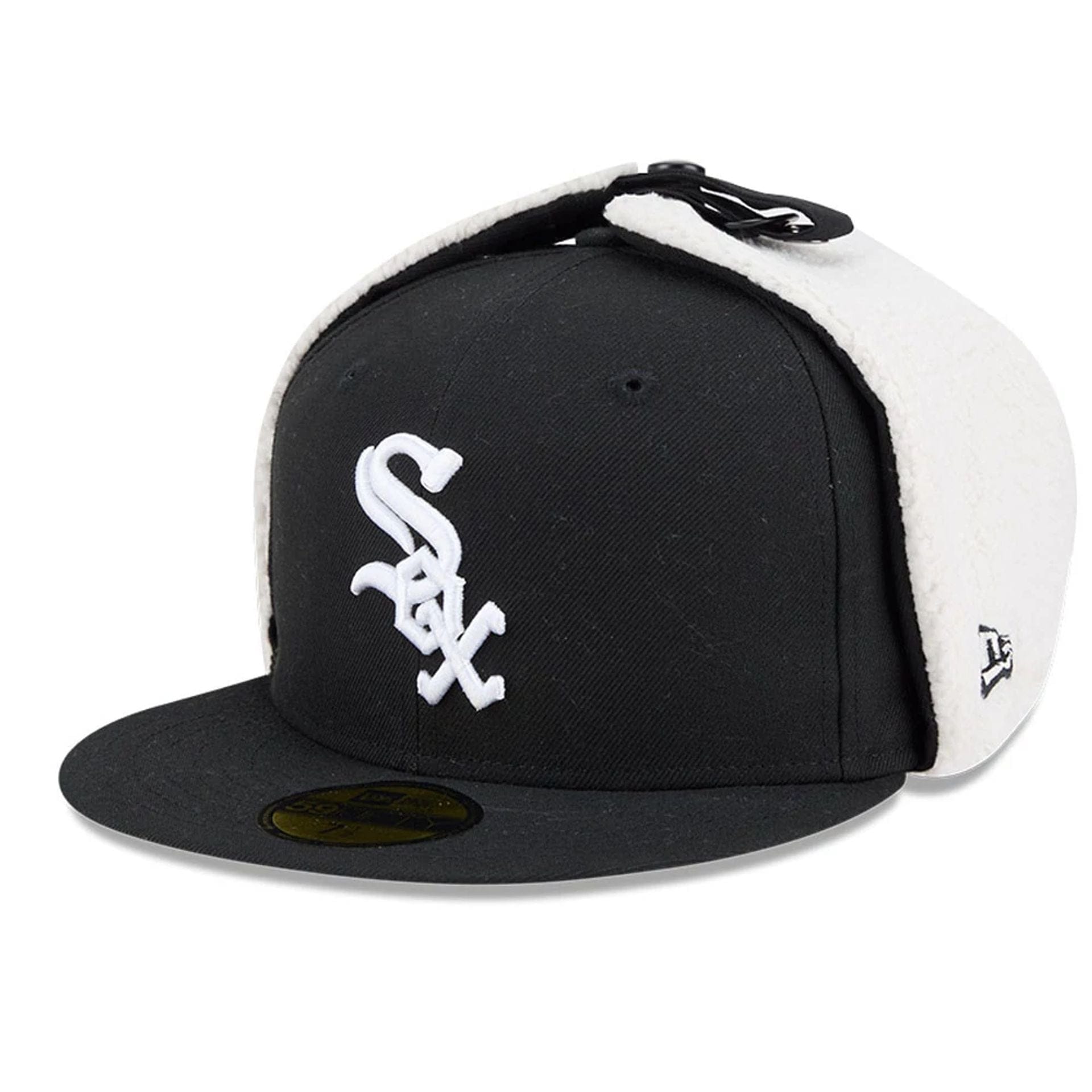 This is a Chicago White Sox MLB Classic Black Dogear 59FIFTY Fitted Cap 1