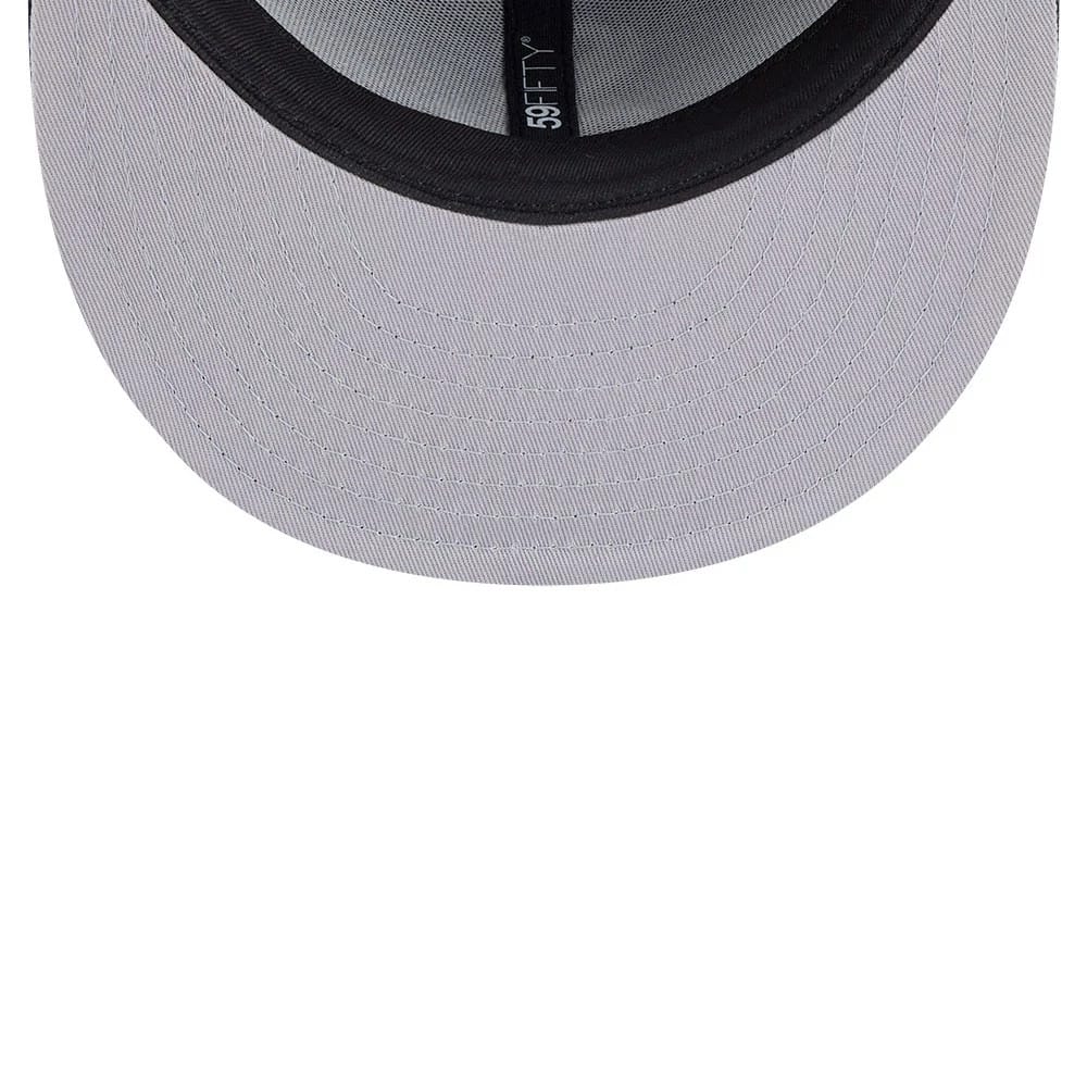 This is a Chicago White Sox MLB Classic Black Dogear 59FIFTY Fitted Cap 2