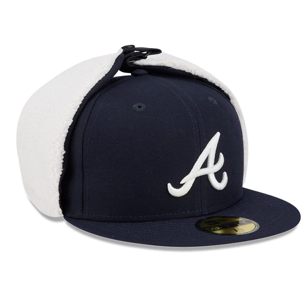 Atlanta Braves MLB Classic Navy Dogear New Era 59FIFTY Fitted Cap, front view showing white raised embroidered A logo on navy structured crown with attached white fleece dogear flaps, flat navy visor and gold 59FIFTY size sticker.
