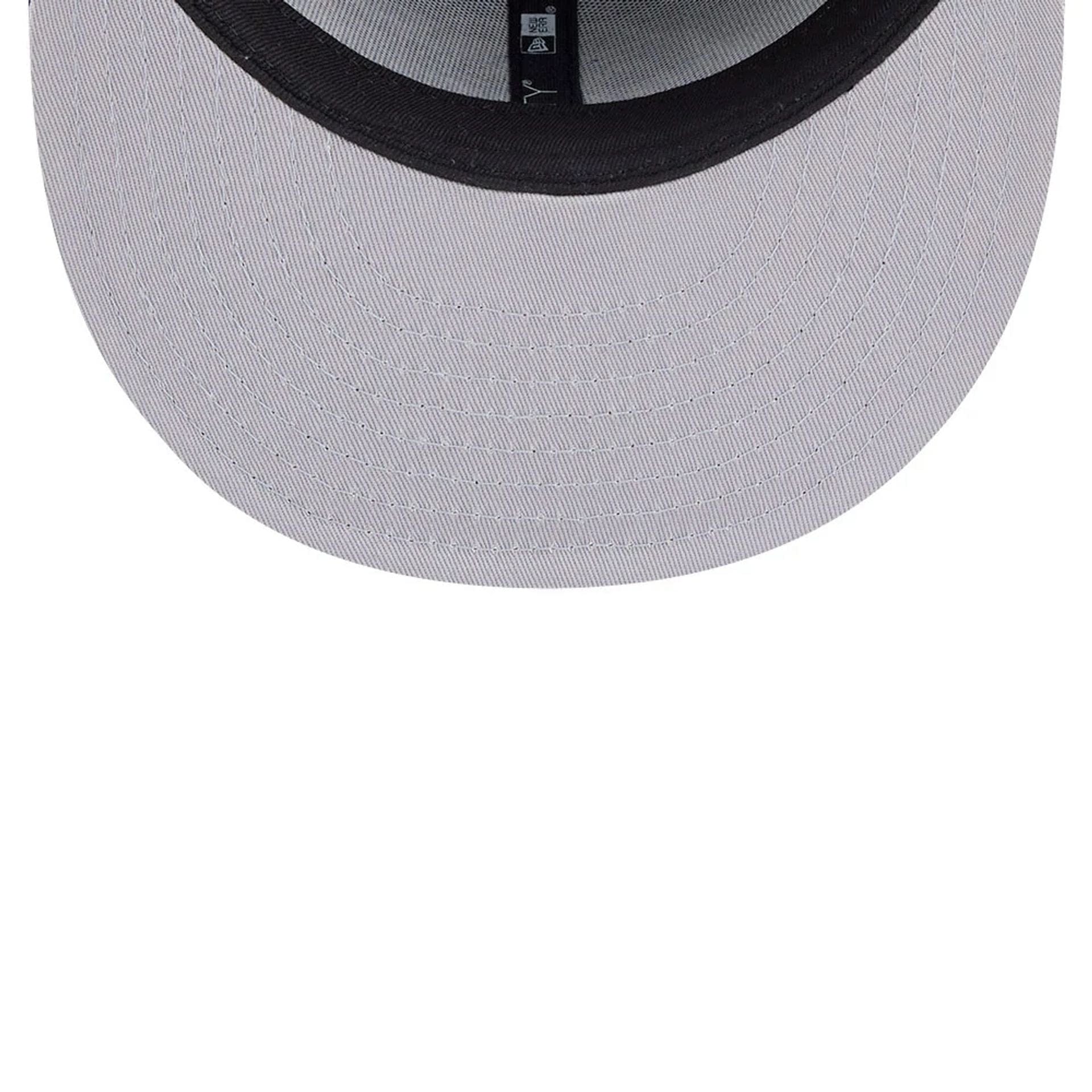 This is a LA Lakers NBA Classic Black Dogear 59FIFTY Fitted Cap 2