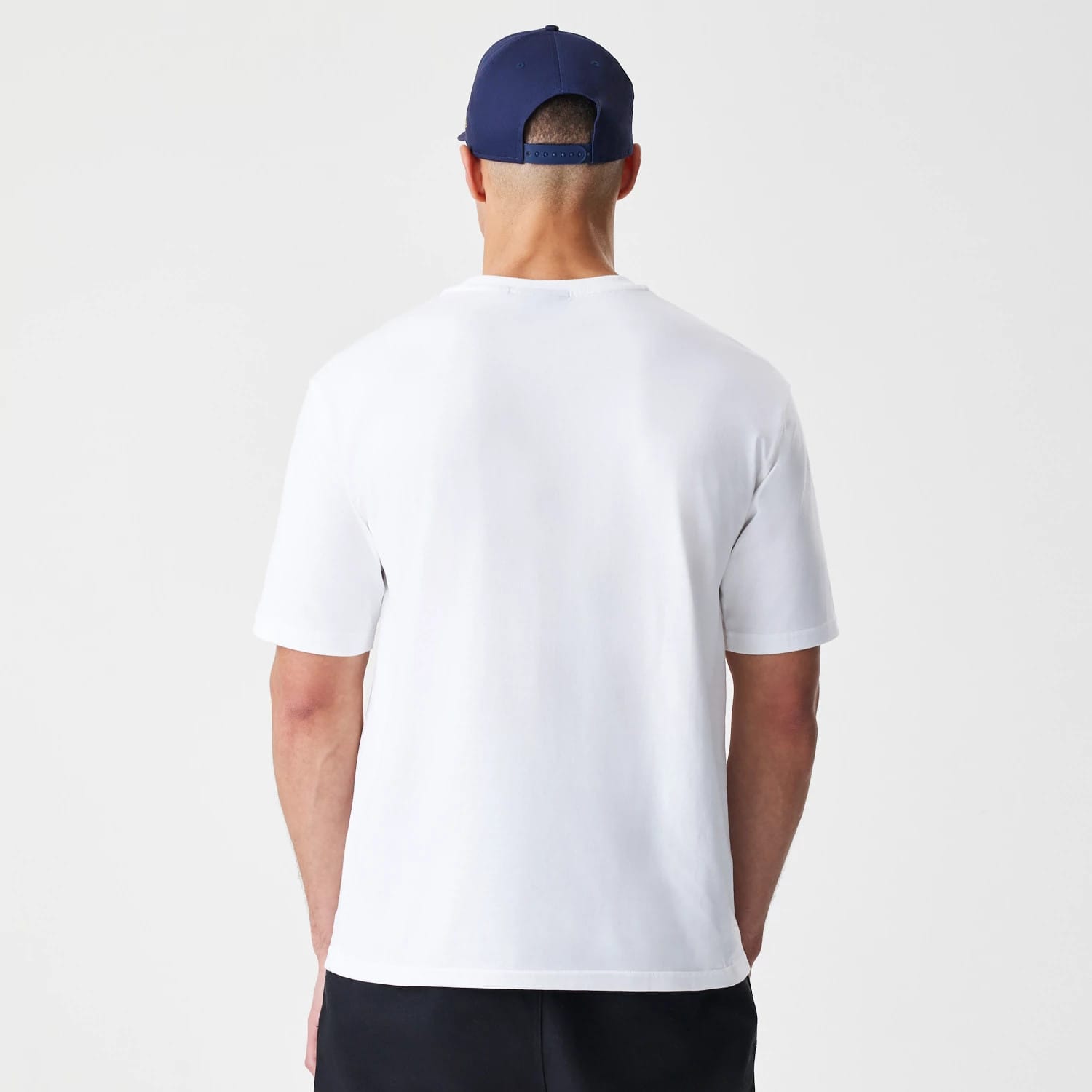 The Male model is wearing LA Dodgers MLB Script White Oversized T-Shirt 2