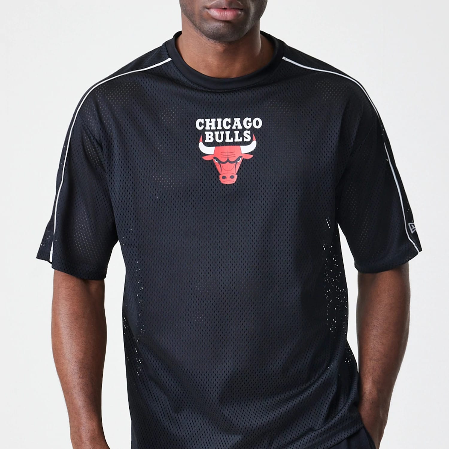 The Male model is wearing Chicago Bulls NBA Piping Black Oversized T-Shirt 4