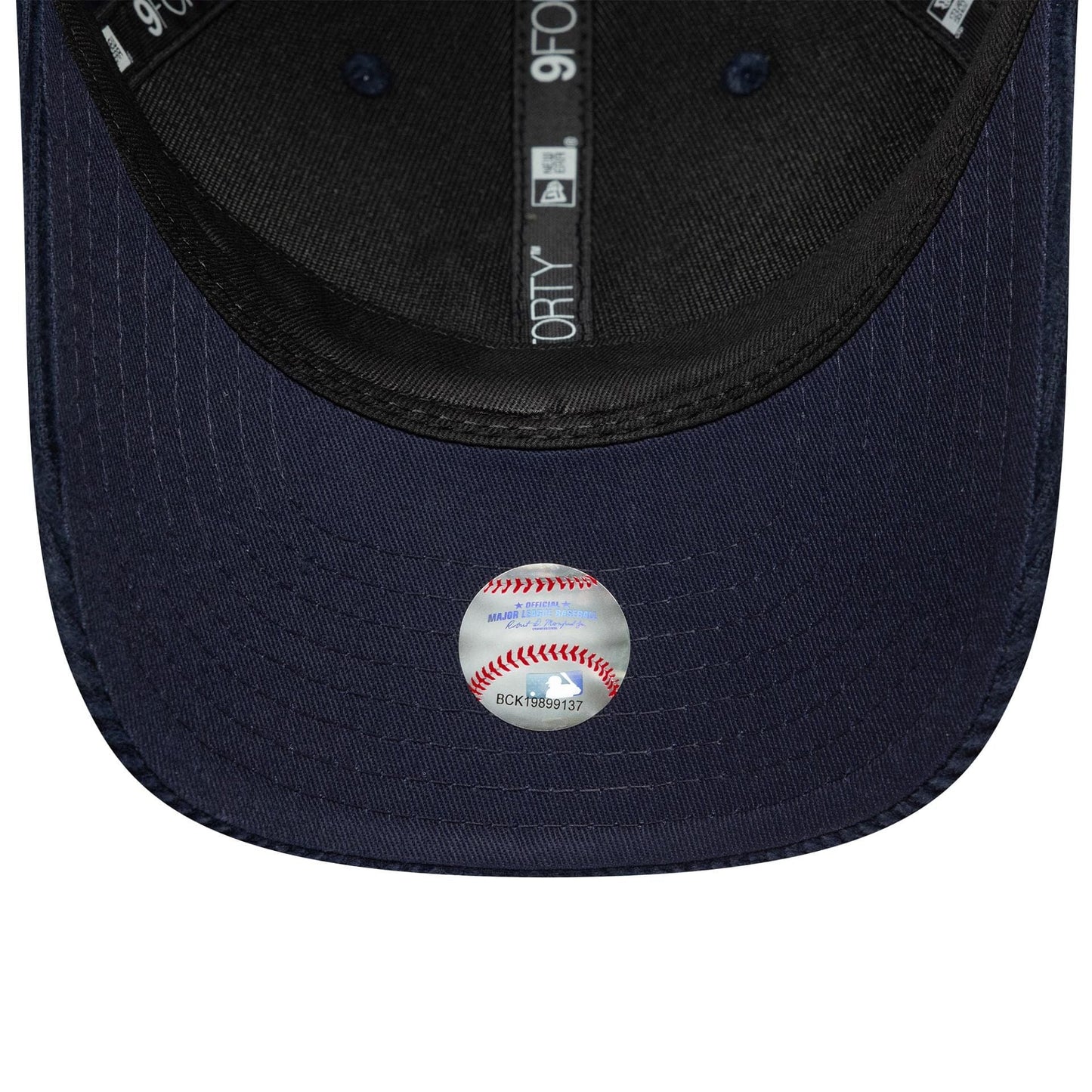 This is a New York Yankees MLB Cord Navy 9FORTY M-Crown Adjustable Cap 5