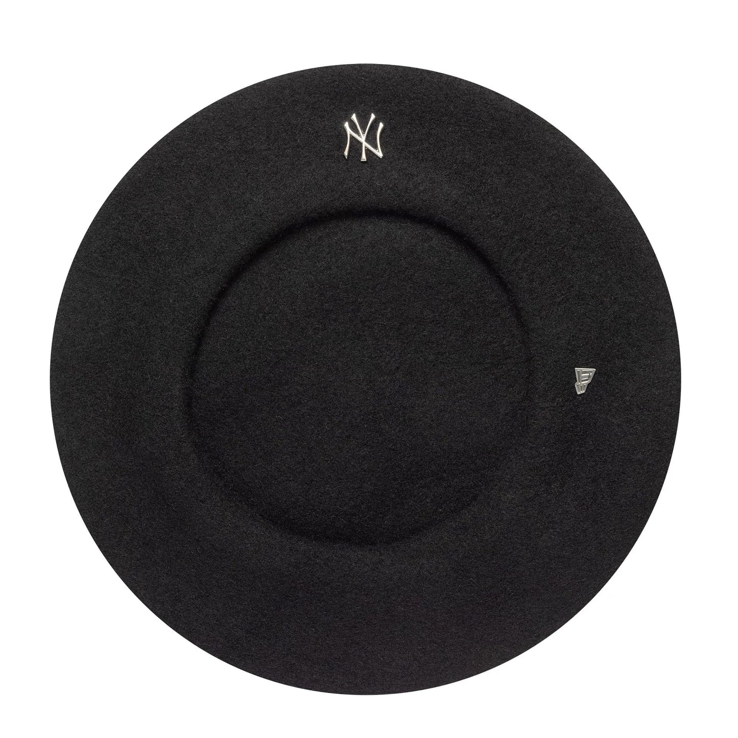 This is a New York Yankees Womens MLB Wool Pin Black Beret 5
