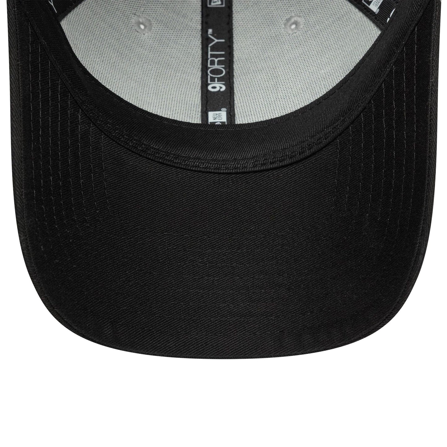 This is a Las Vegas Raiders NFL Sidepatch Grey 9FORTY Adjustable Cap 7