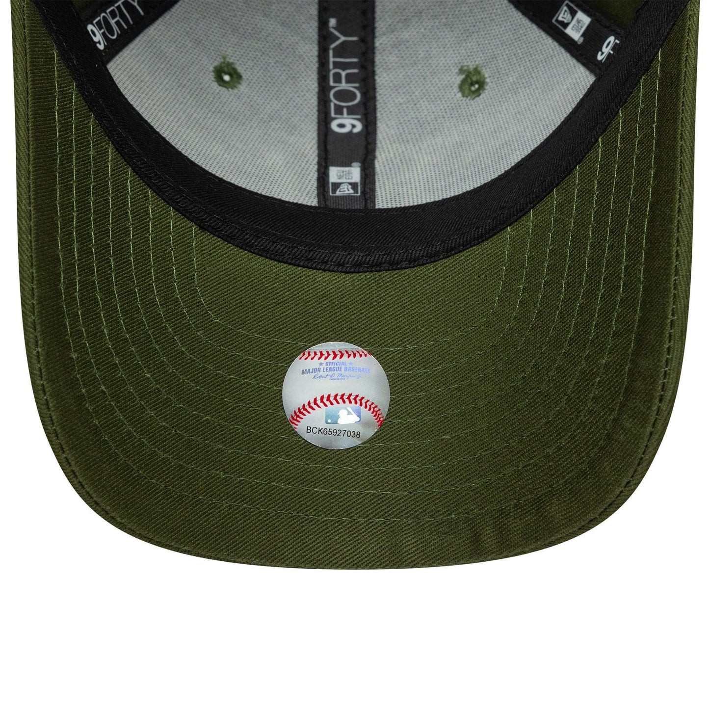 This is a New York Yankees Youth MLB League Essential Dark Green 9FORTY Adjustable Cap 5