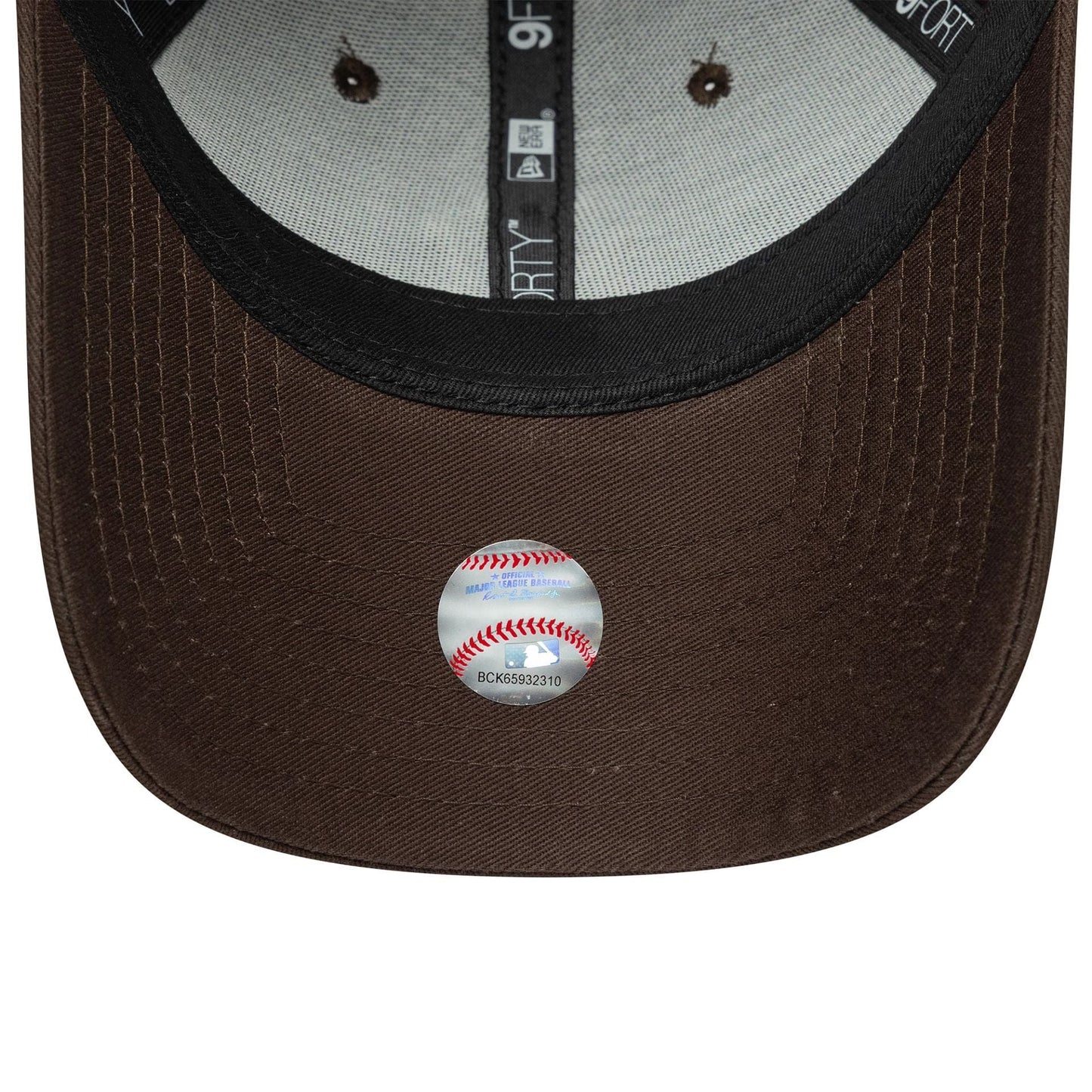 This is a New York Yankees Womens MLB League Essential Dark Brown 9FORTY Adjustable Cap 5