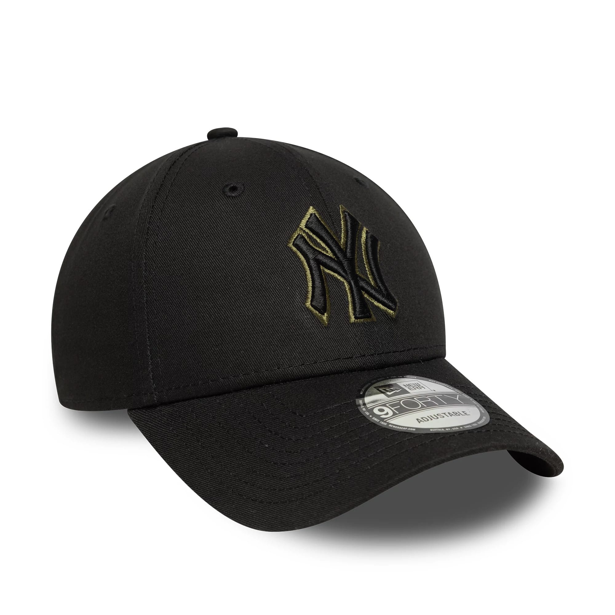 New York Yankees MLB Team Outline Black New Era 9FORTY Adjustable Cap, three-quarter view showing the raised gold embroidered NY logo on the front panel, black curved visor with the 9FORTY size sticker.