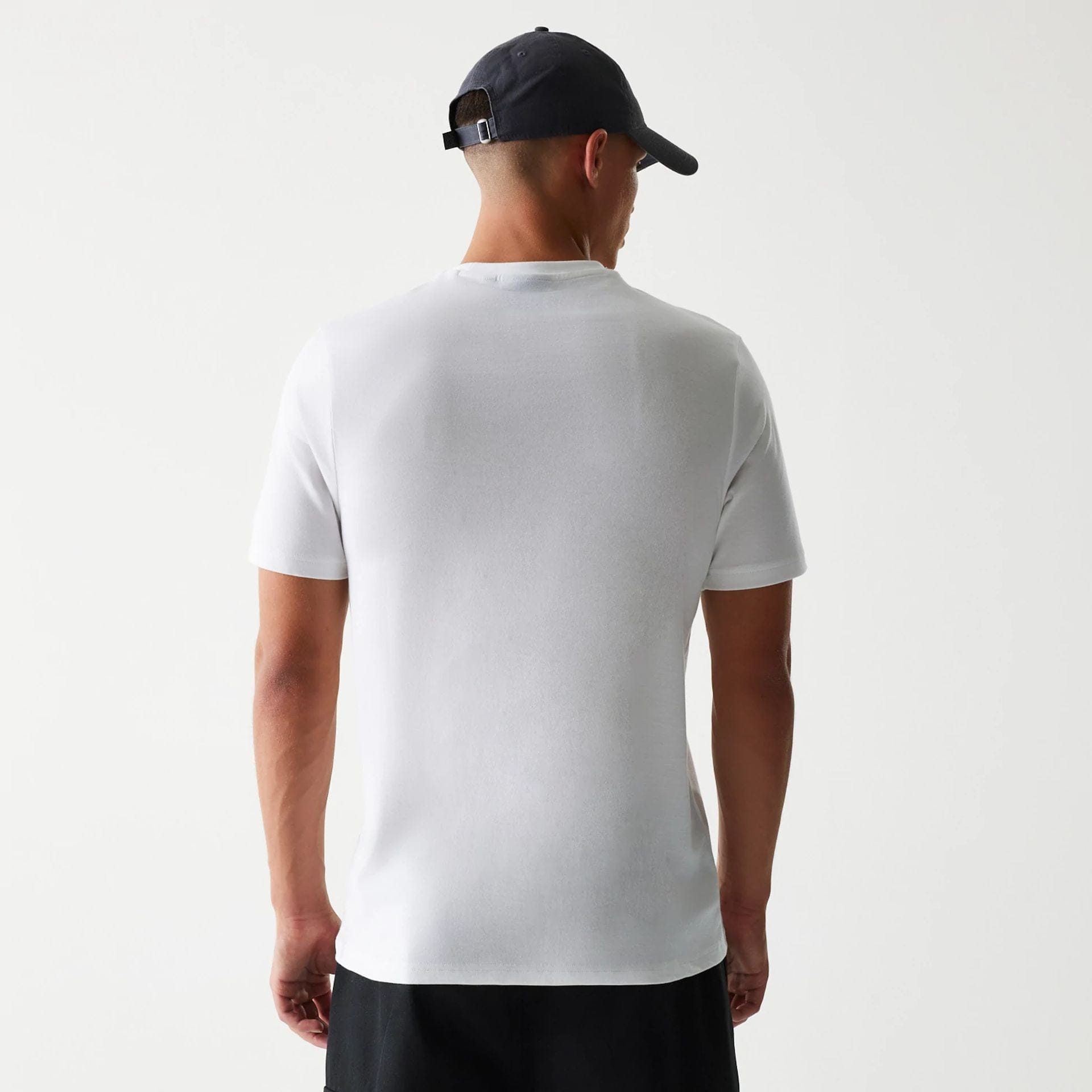 The Male model is wearing New York Yankees MLB Baseball Graphic White T-Shirt 2