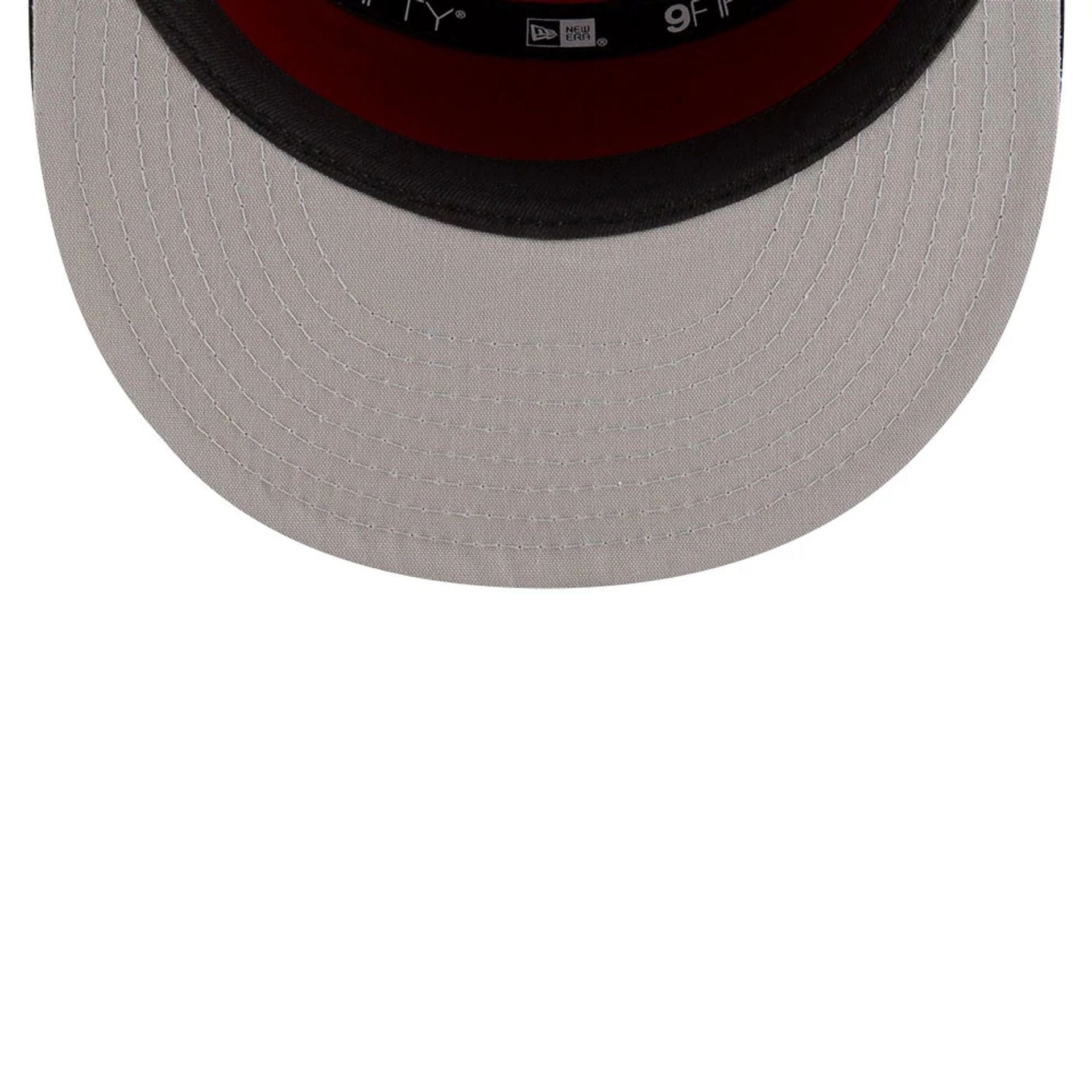 This is a Chicago Bulls NBA Tip Off 2025 Black 9FIFTY Split Panel Snapback Adjustable Cap 2