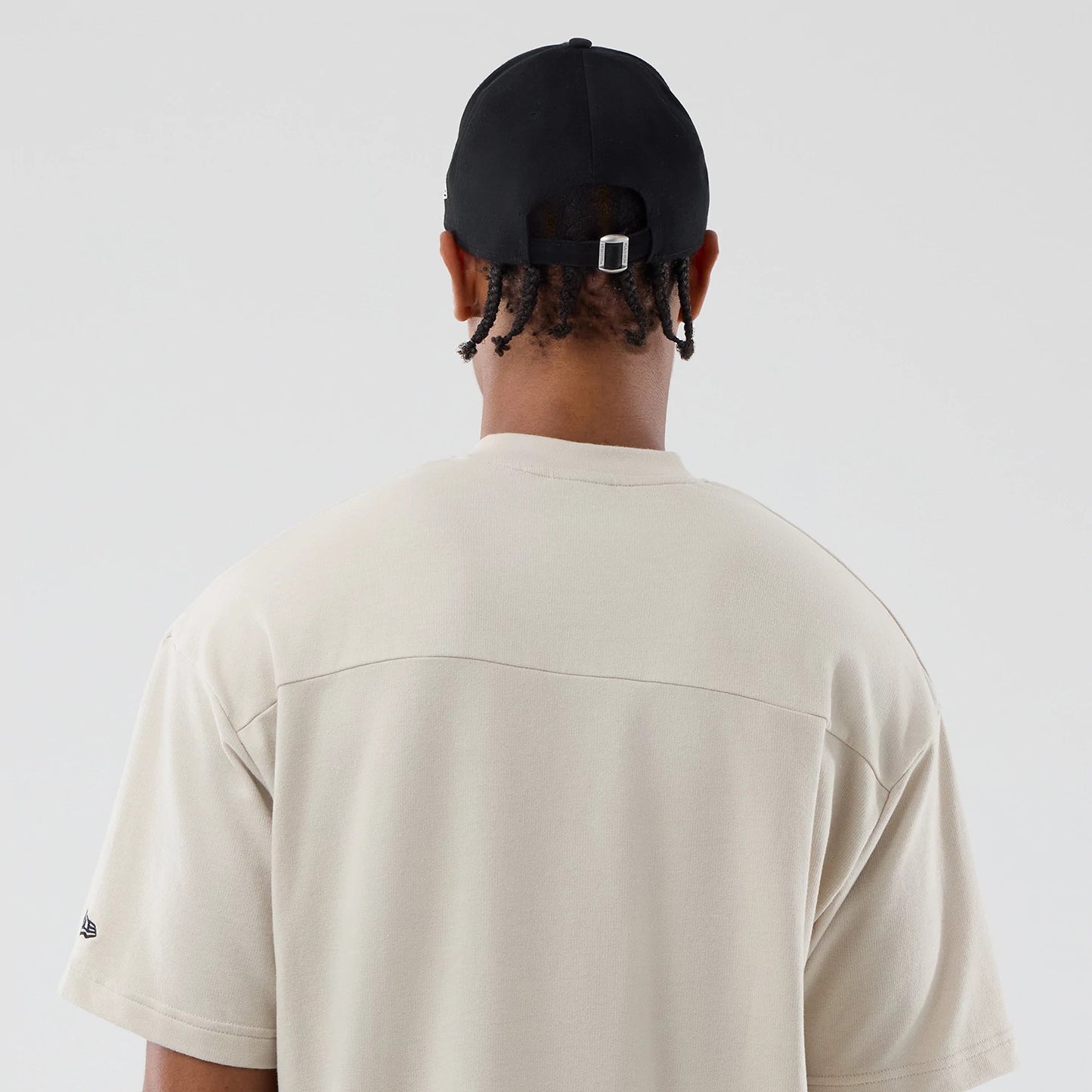 The Male model is wearing New York Giants NFL Throwback Prep Light Beige T-Shirt 7