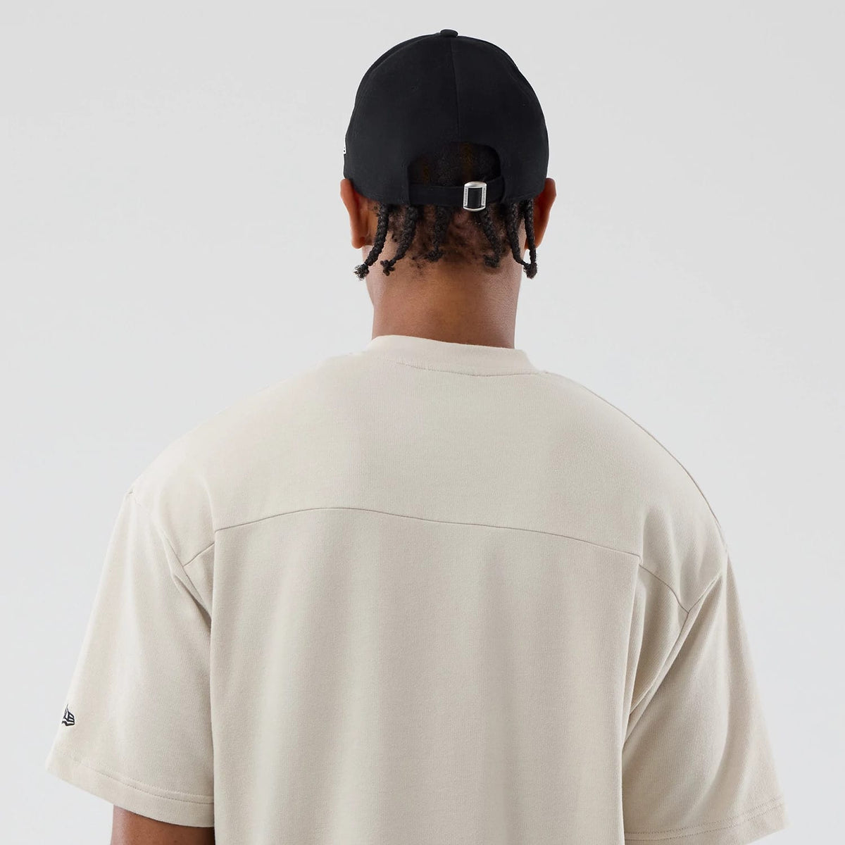 The Male model is wearing New York Giants NFL Throwback Prep Light Beige T-Shirt 7