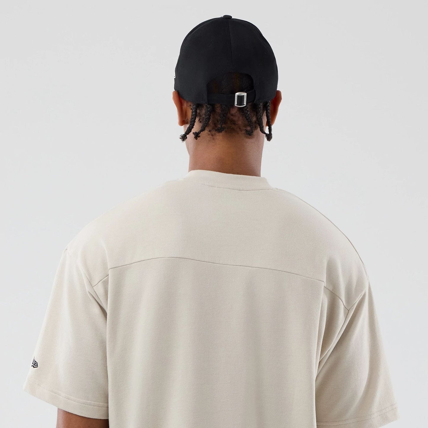 The Male model is wearing New York Giants NFL Throwback Prep Light Beige T-Shirt 7