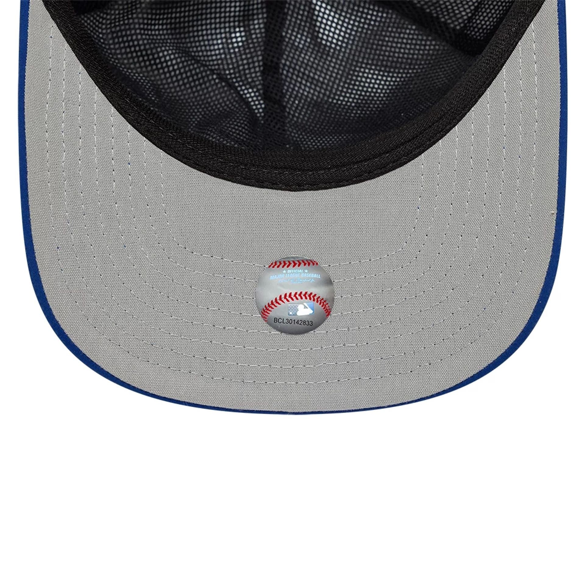 This is a New York Mets MLB Gore-Tex Blue 9SEVENTY Stretch Snap Adjustable Cap 2