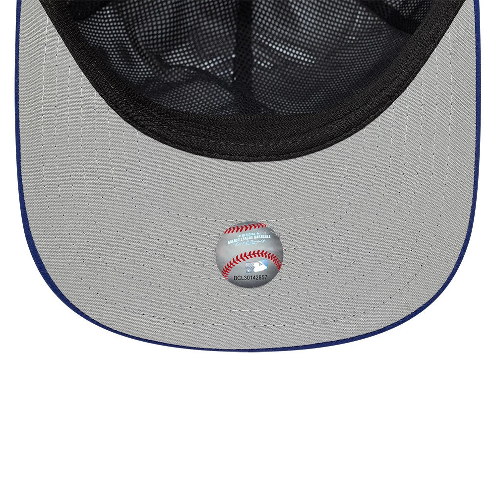 LA Dodgers MLB Gore-Tex White New Era 9SEVENTY Stretch Snap Adjustable Cap, inside view showing the black mesh sweatband and dark grey undervisor with a baseball-shaped sticker at the centre.