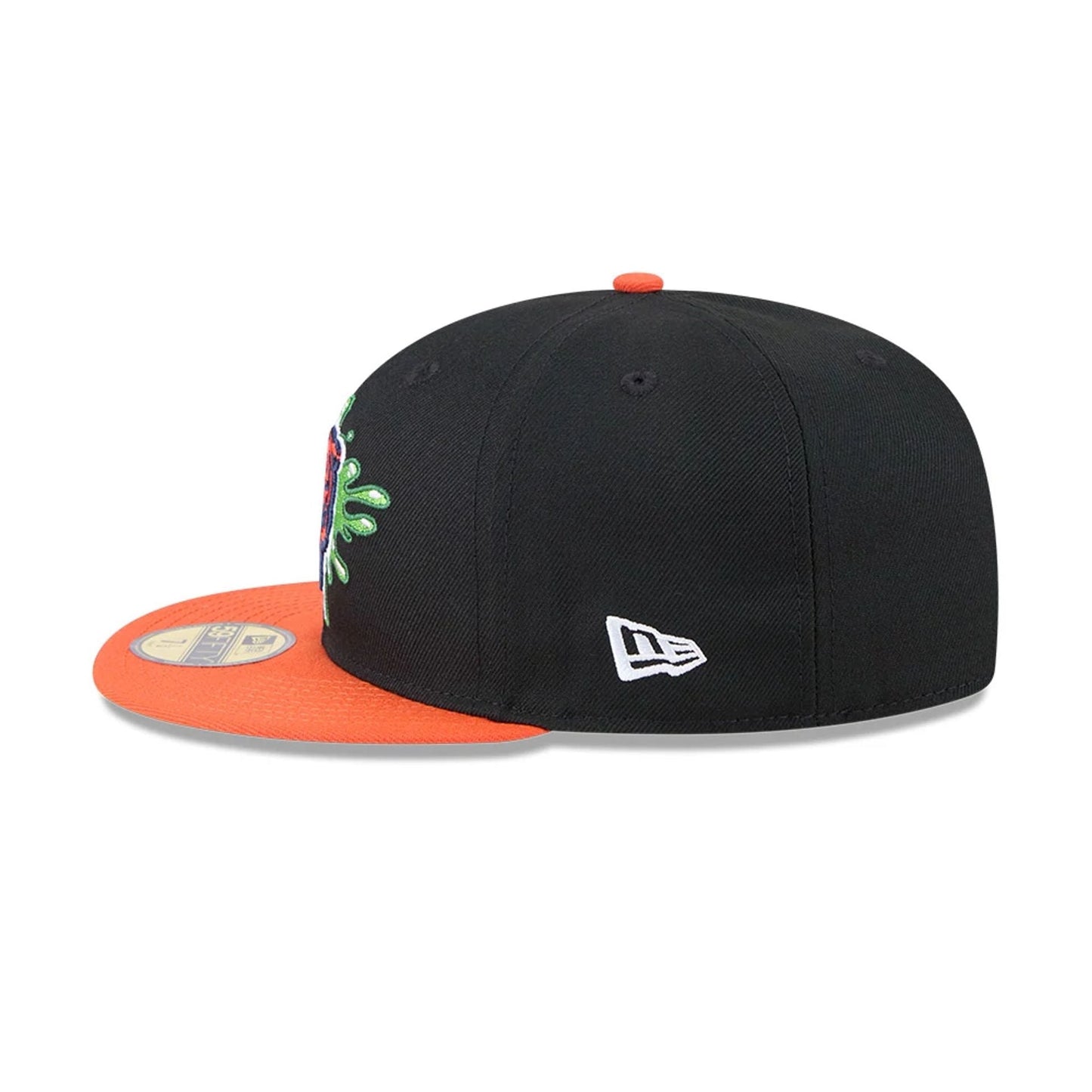 Pictured is this Chicago Bears NFL x Nickelodeon black 59FIFTY Fitted cap. 7