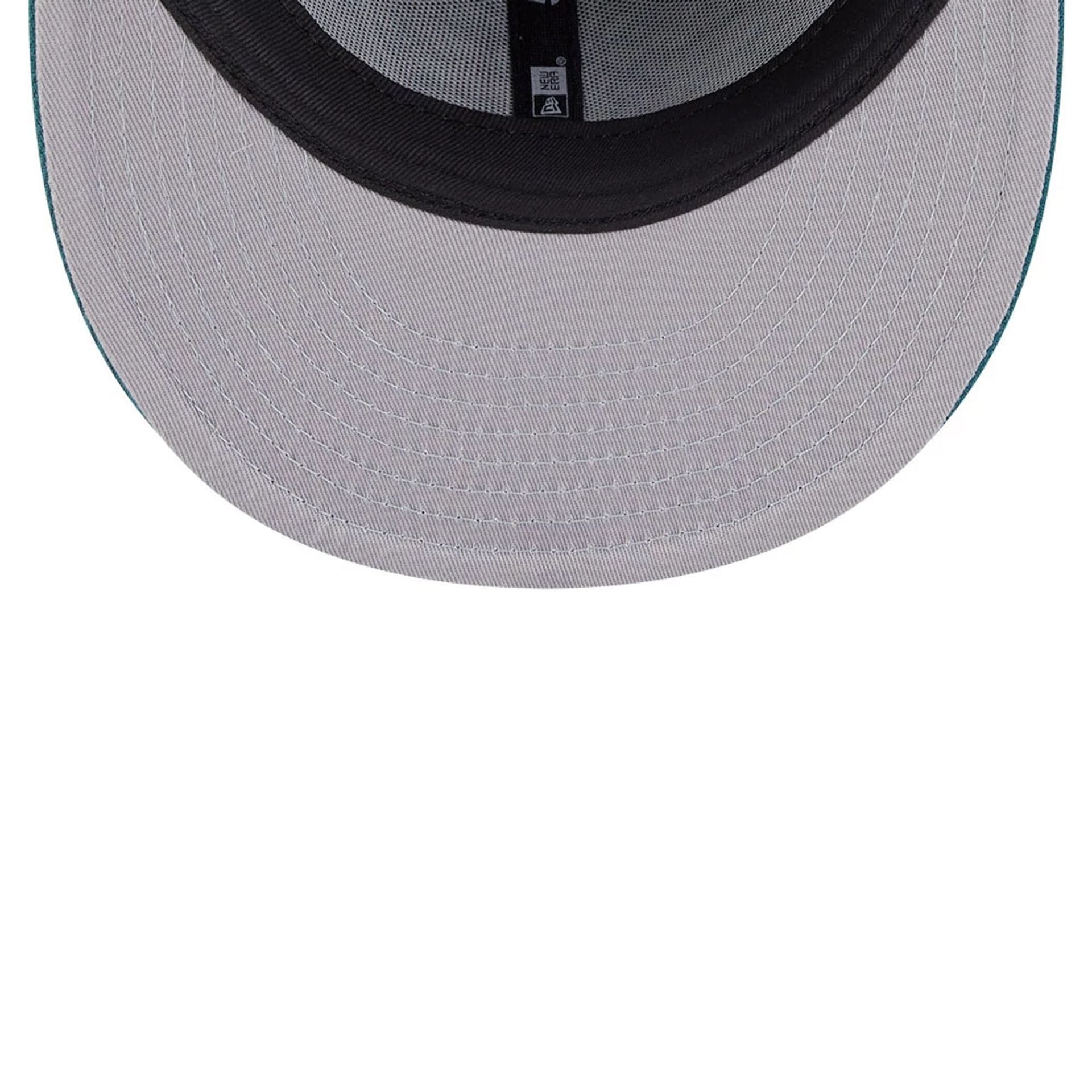 Pictured is this Philadelphia Eagles NFL x Nickelodeon black 59FIFTY Fitted cap. 2