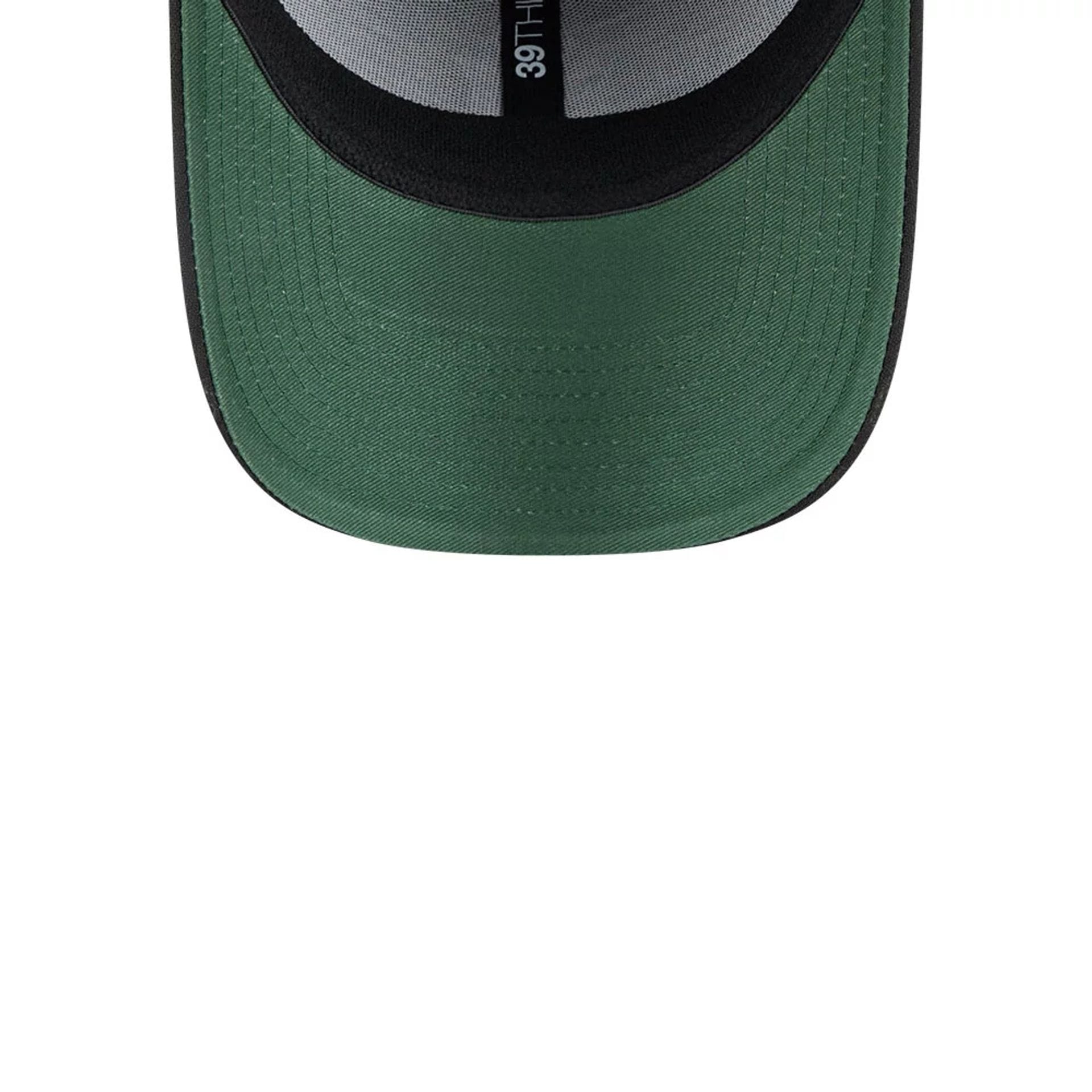 This is a New York Yankees MLB Lifestyle Black 39THIRTY Stretch Fit Cap 2