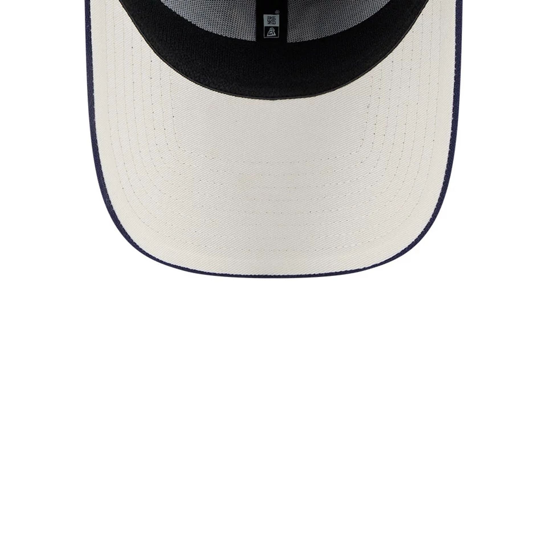 This is a New York Yankees MLB Lifestyle Navy 39THIRTY Stretch Fit Cap 2