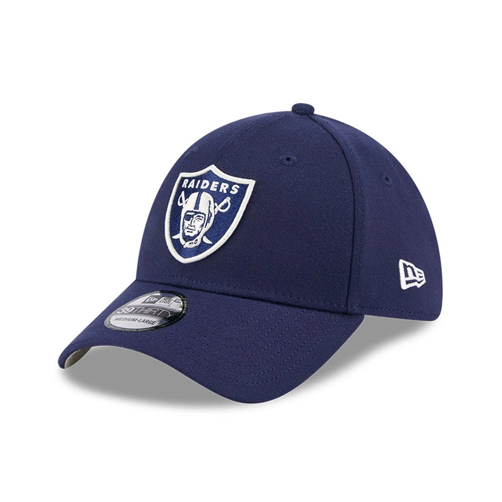 Las Vegas Raiders NFL Lifestyle Navy New Era 39THIRTY Stretch Fit Cap, three-quarter view with a raised white embroidered Raiders shield logo on the front panel, a curved navy visor, and a 39THIRTY size sticker on the visor.