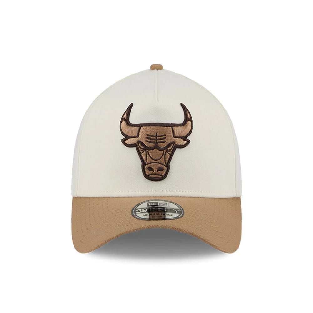 Pictured is this NBA Sandy Bay Chicago Bulls 39THIRTY A-Frame Stretch Fit cap in white. 3