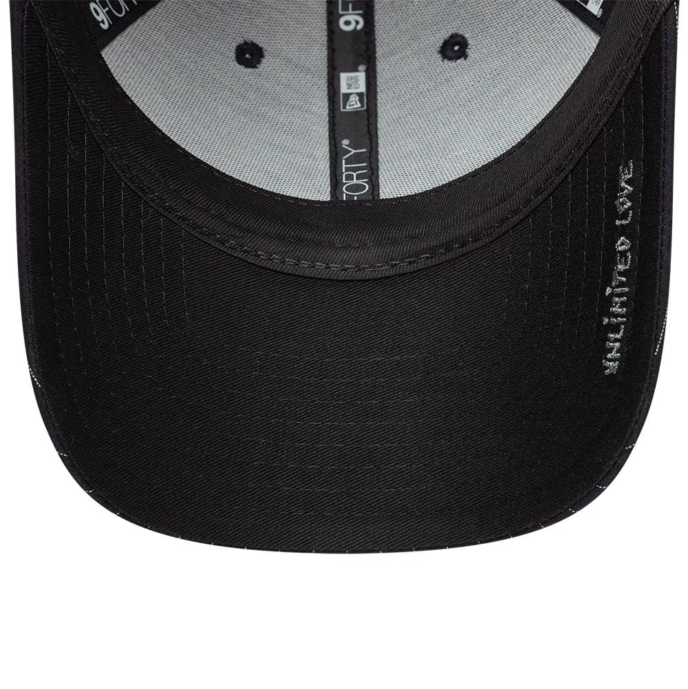 This is a New Era X Zadig & Voltaire Navy 9FORTY Adjustable Cap 2