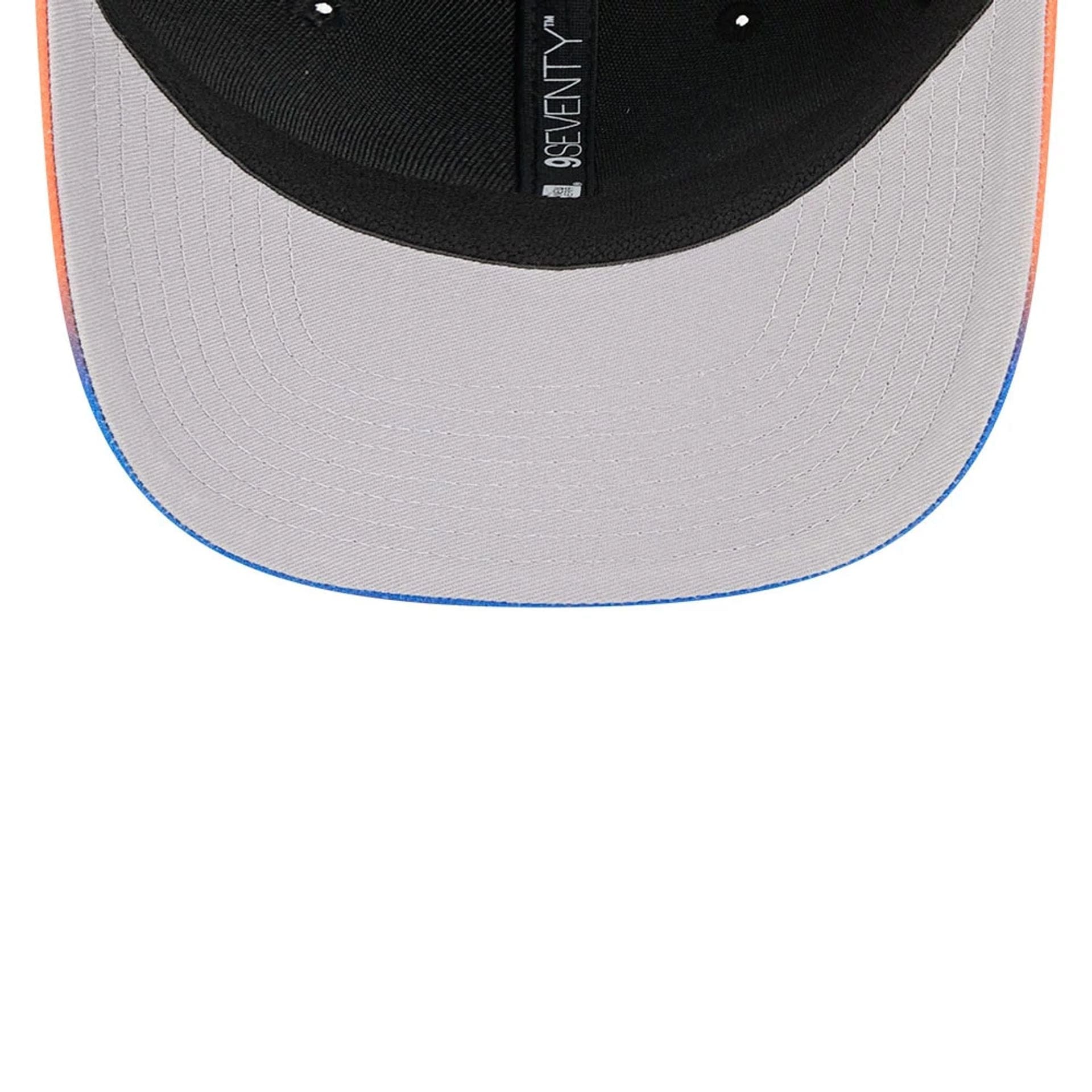 This is a New York Knicks NBA Statement Black 9SEVENTY Stretch Snap Adjustable Cap 2