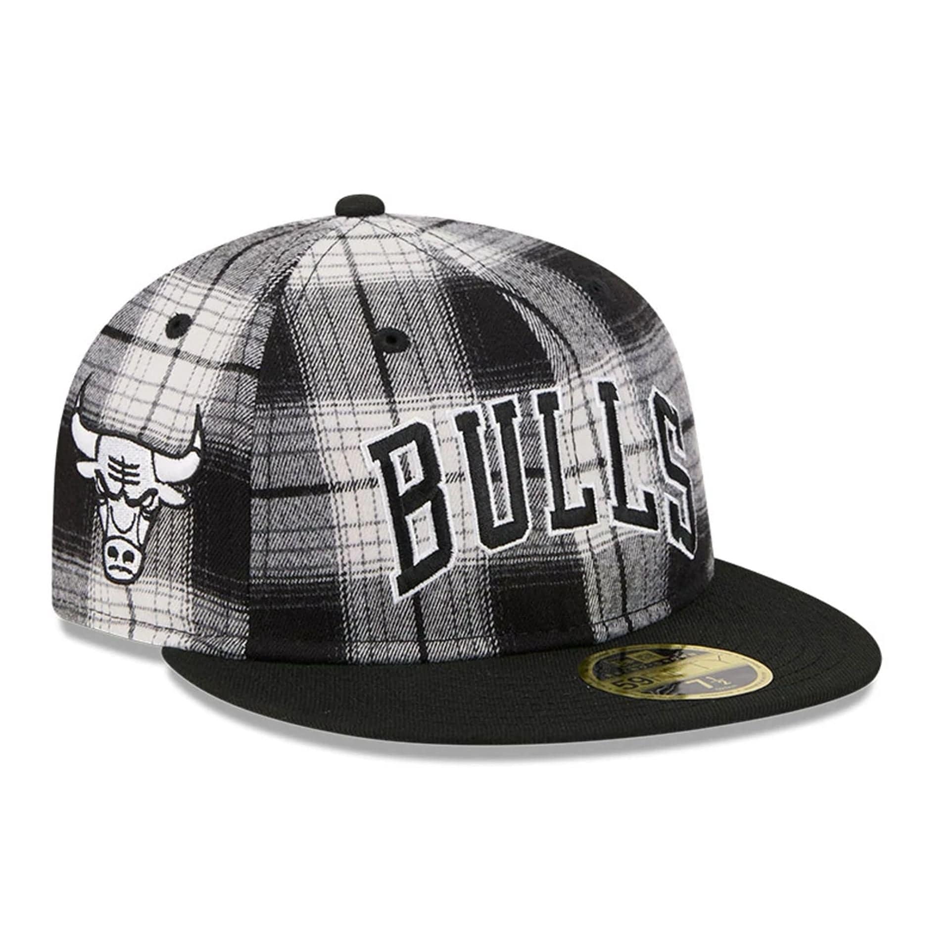 This is a Chicago Bulls NBA Grunge Style Plaid Black Retro Crown 59FIFTY Fitted Cap 1