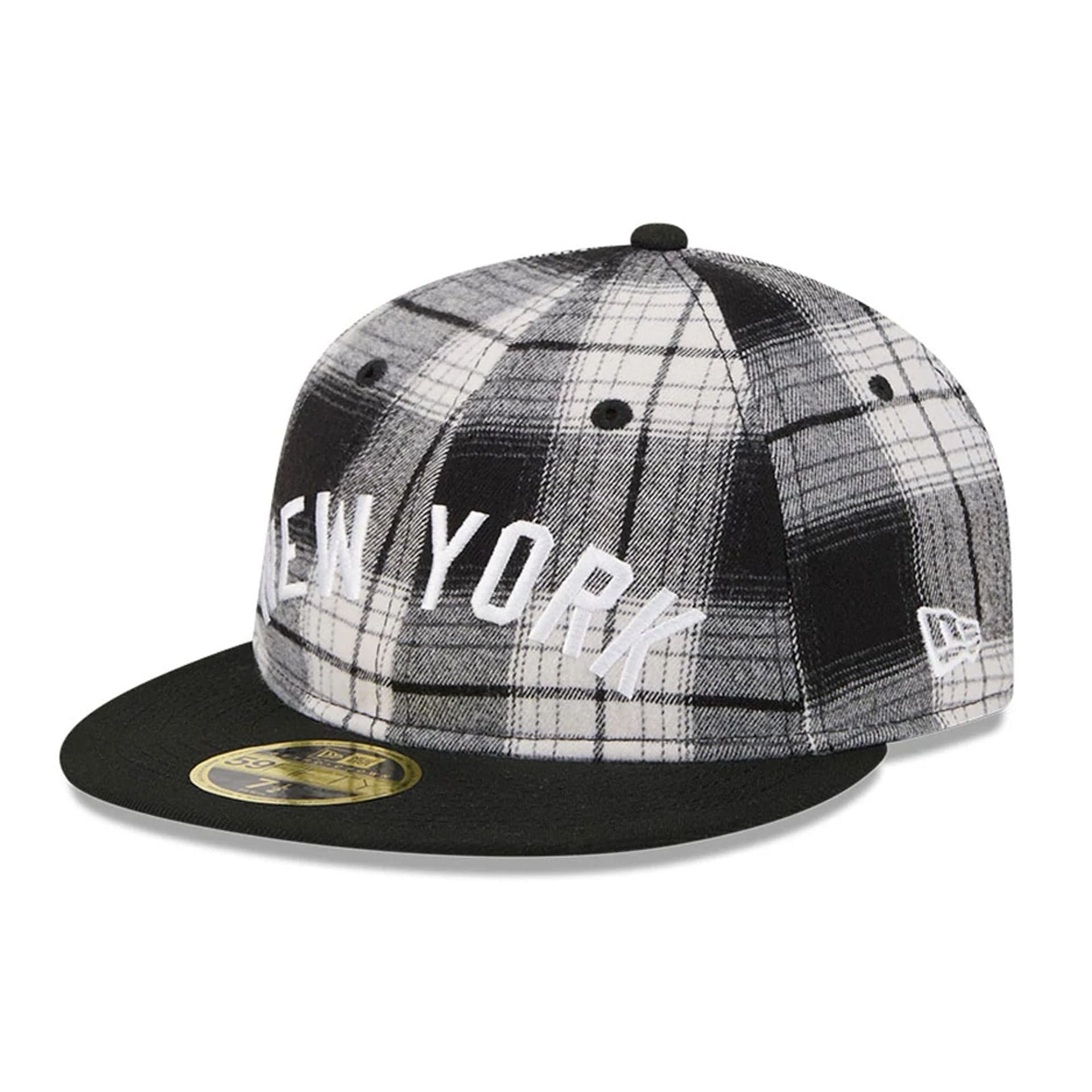 This is a New York Yankees MLB Grunge Style Plaid Black Retro Crown 59FIFTY Fitted Cap 2
