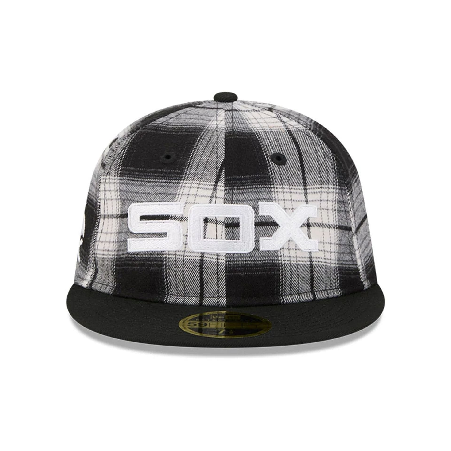 This is a Chicago White Sox MLB Grunge Style Plaid Black Retro Crown 59FIFTY Fitted Cap 2