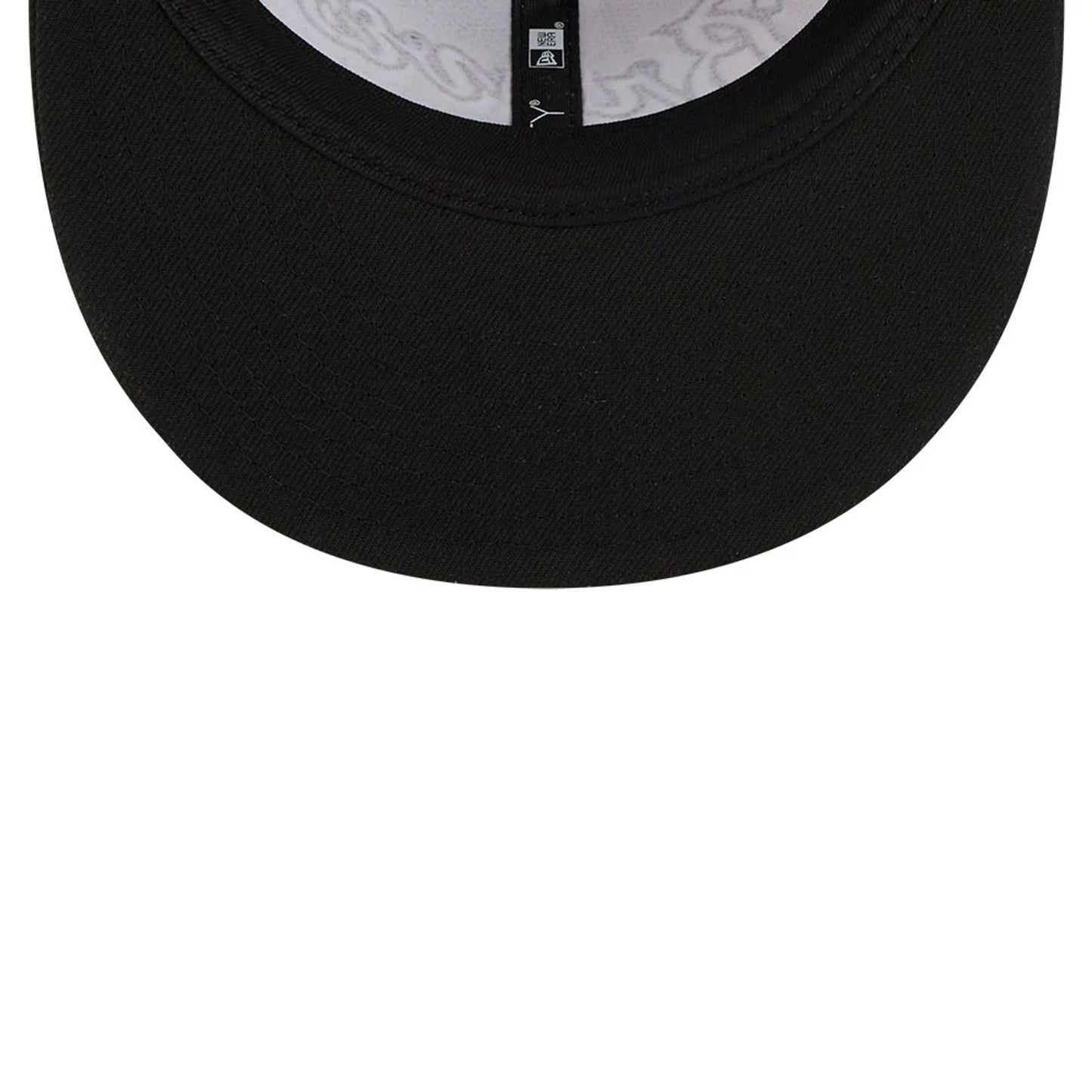 This is a Atlanta Braves MLB Grunge Style Plaid Black Retro Crown 59FIFTY Fitted Cap 7