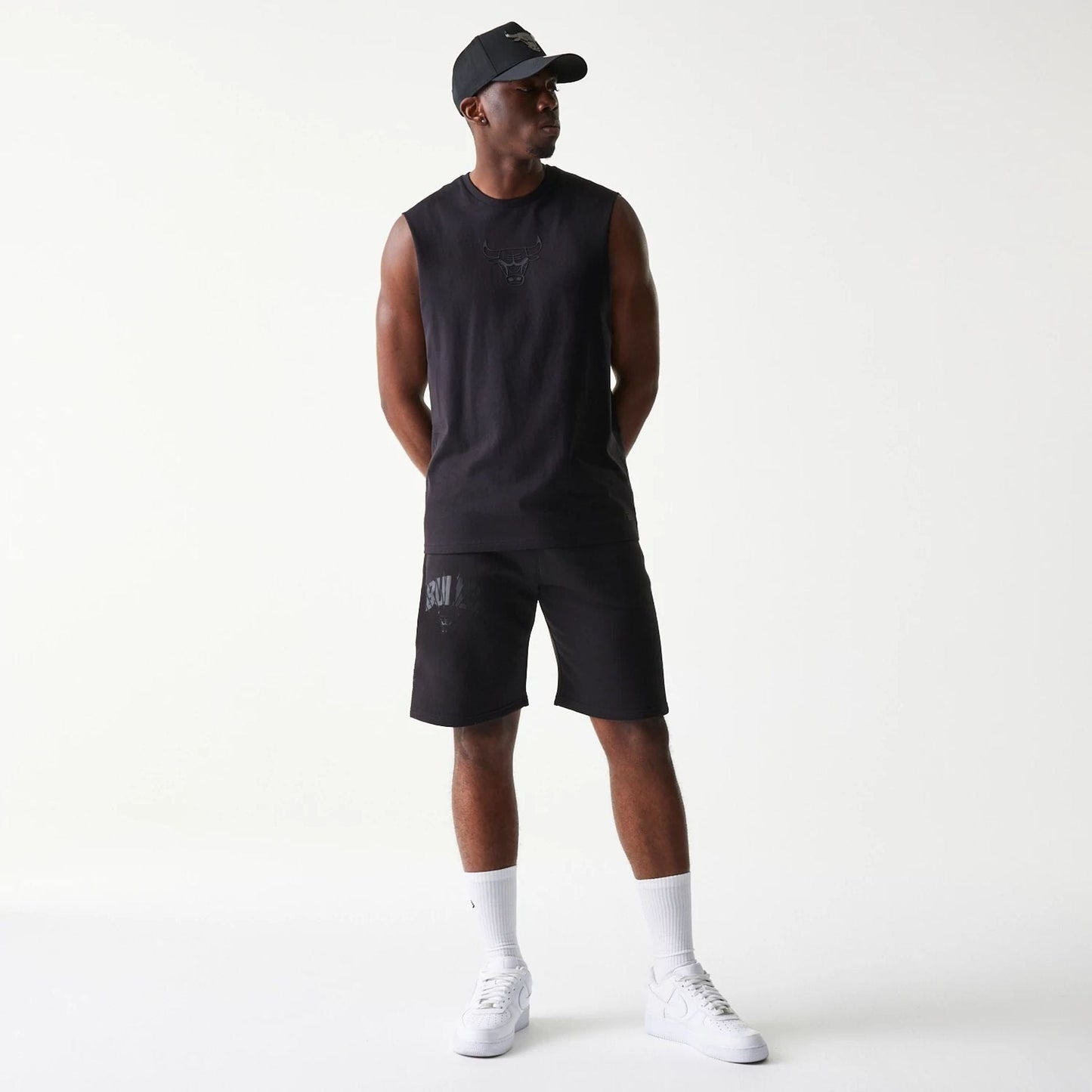 The model is wearing this NBA Chicago Bulls Shorts in black. 8