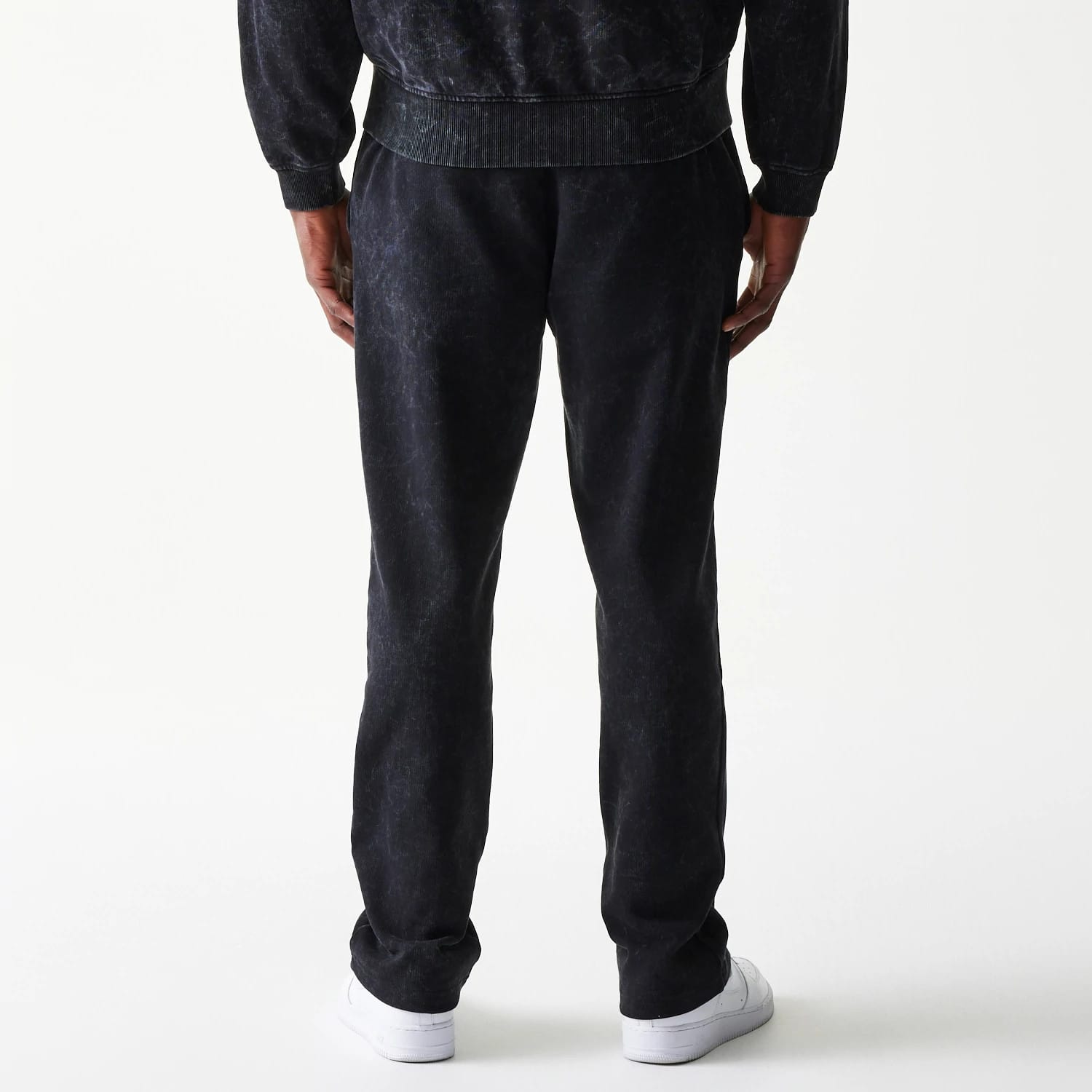 The model is wearing this Red Bull Racing Straight Leg Joggers in black. 2